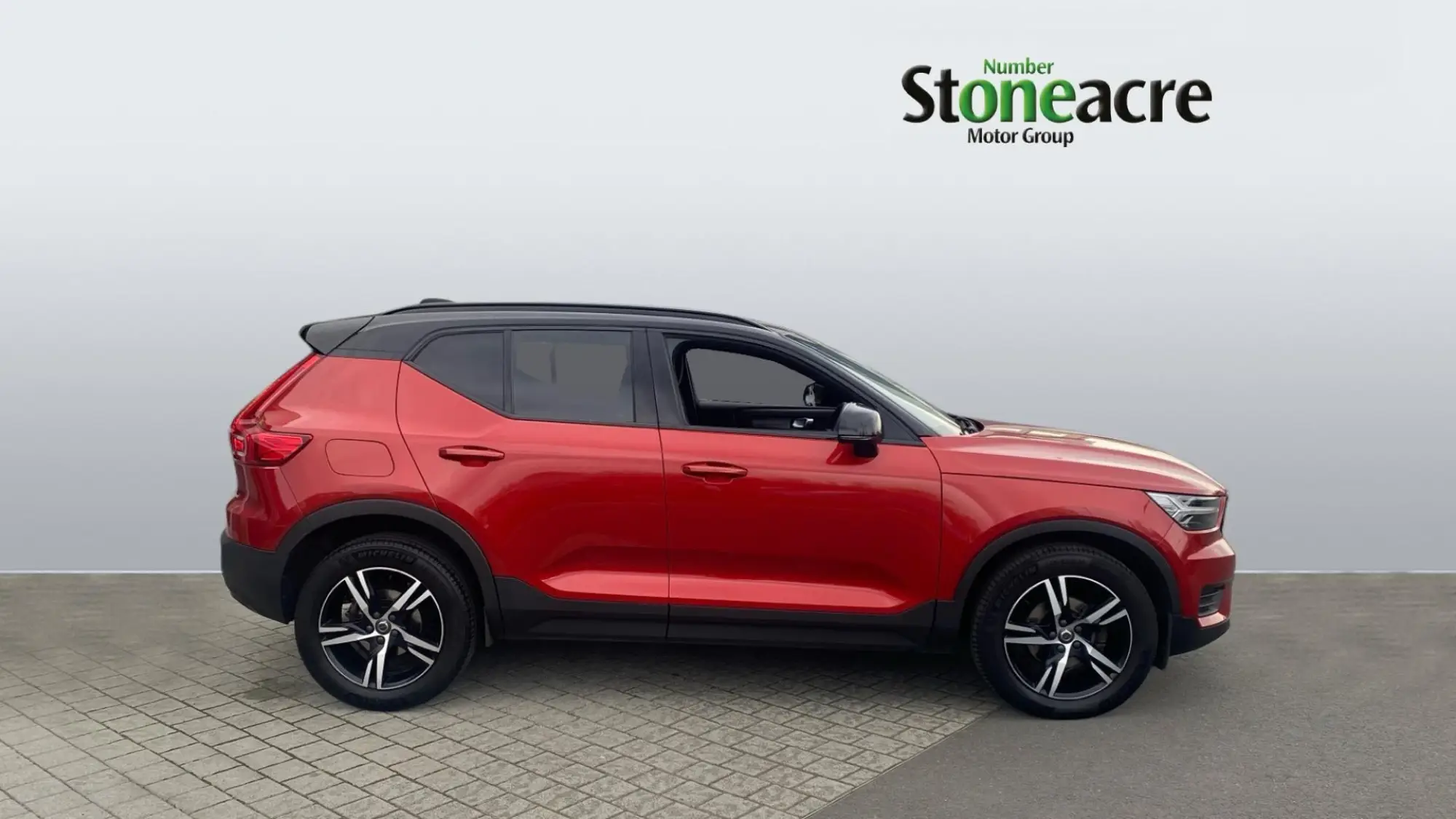 Volvo XC40 R-Design T3 (163 hp) Manual YN21RKO Image 3