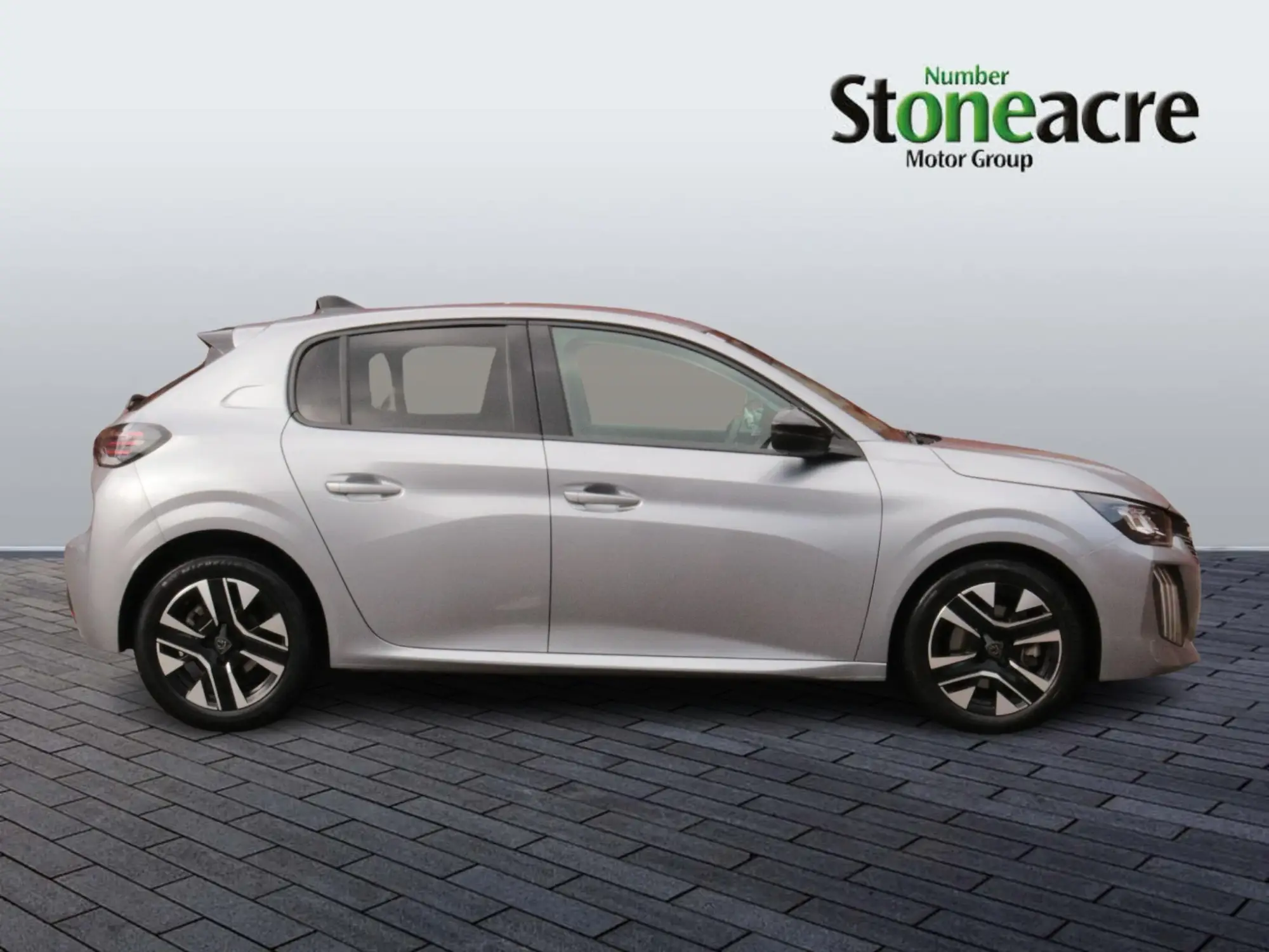 Peugeot 208 Image 2