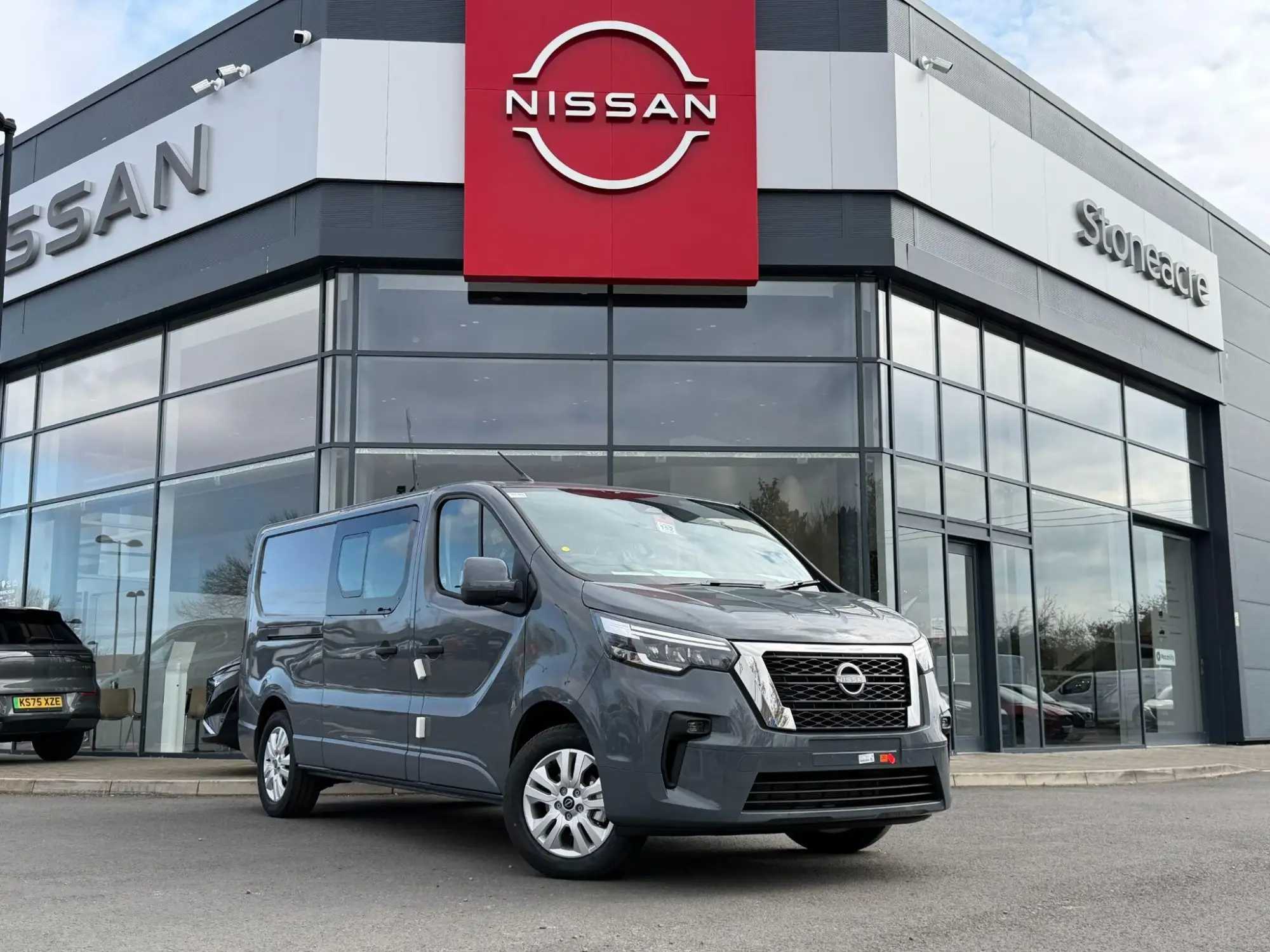 Nissan Primastar Image 1