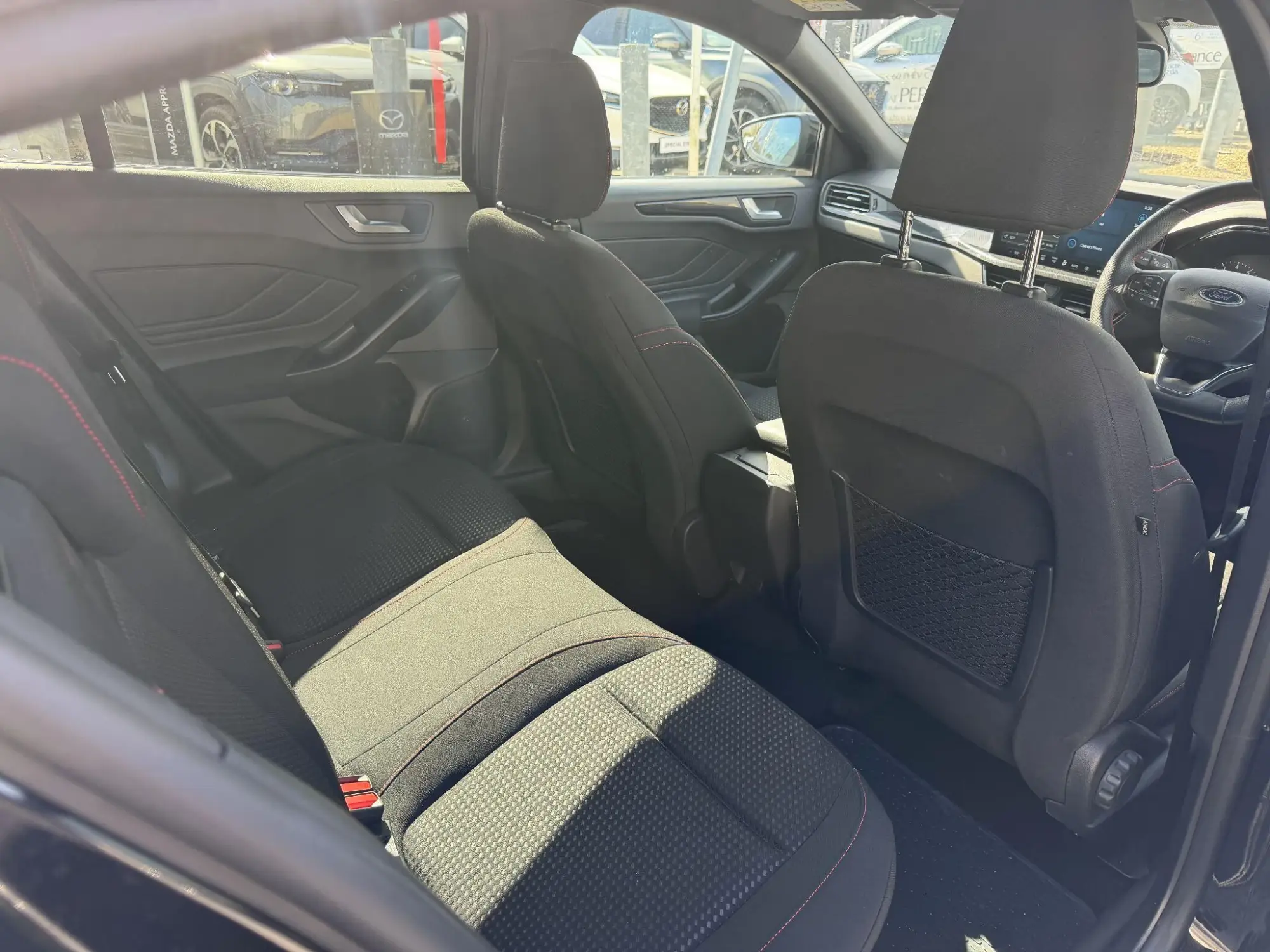 Ford Focus Image 11