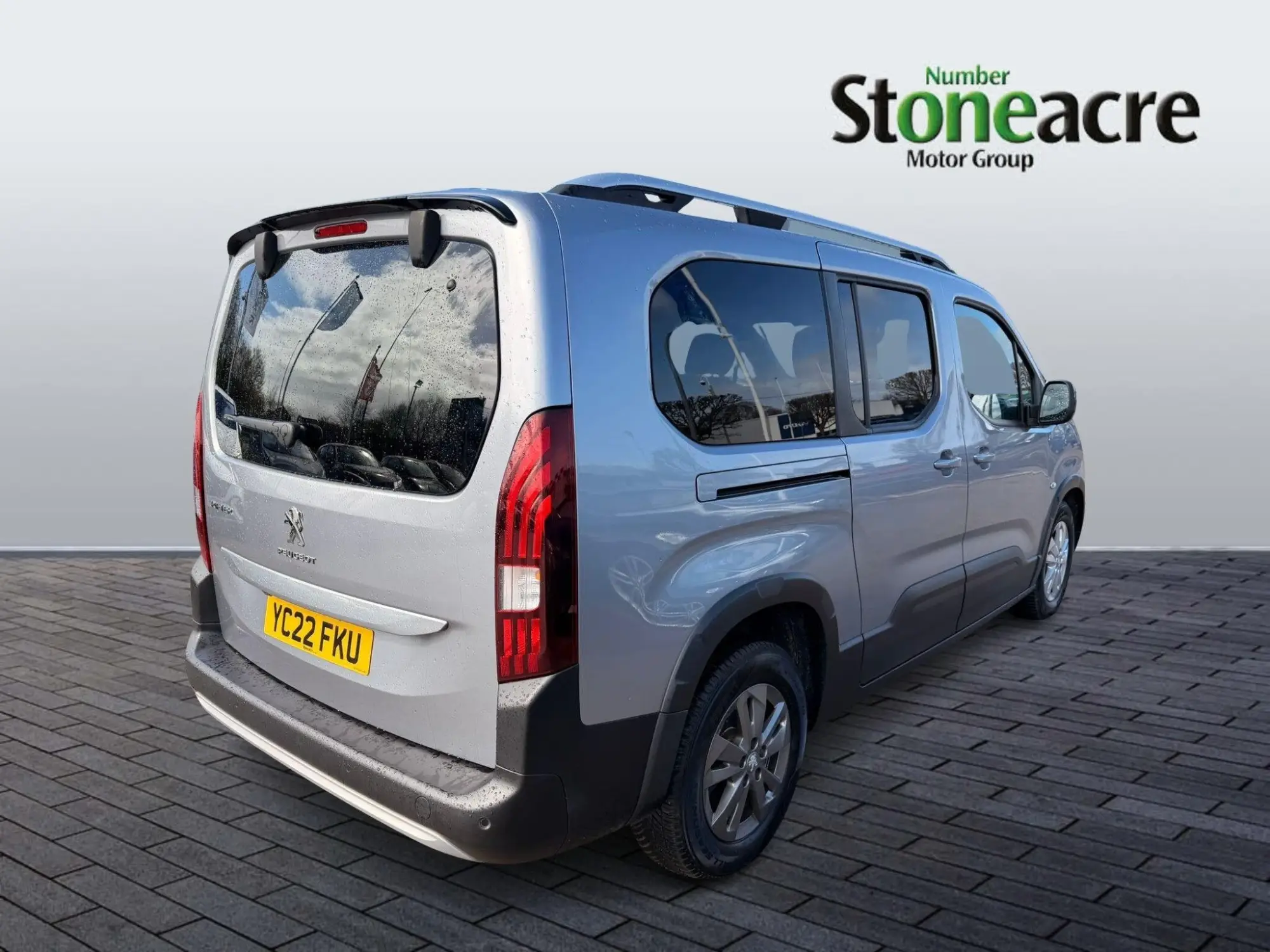 Peugeot Rifter 1.2 PureTech Allure Premium Long MPV EAT Euro 6 (s/s) 5dr YC22FKU Image 3