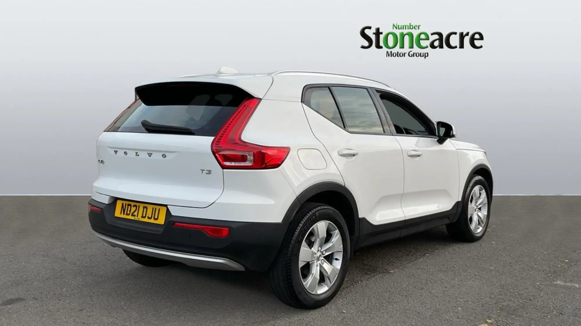 Volvo XC40 1.5 T3 [163] Momentum 5dr ND21DJU Image 2
