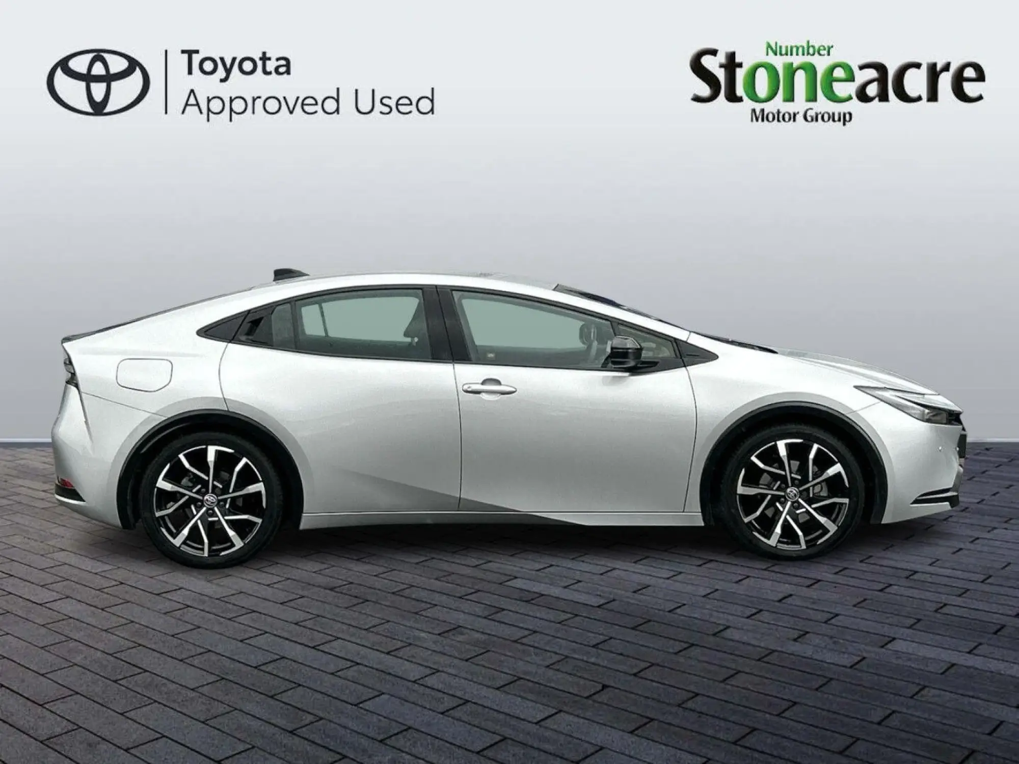 Toyota Prius Plug-in Hybrid 2.0 13.6 kWh Excel CVT Euro 6 (s/s) 5dr NA75WLW Image 2