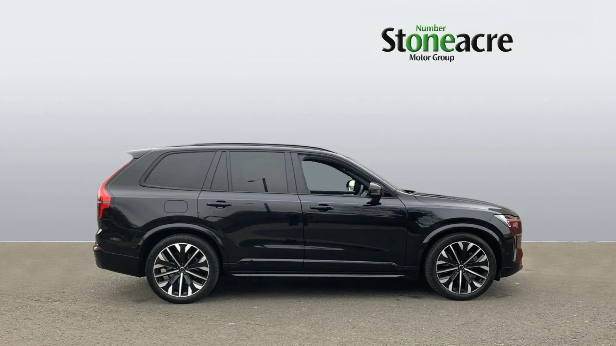Volvo XC90 2.0 T8 18.8kWh Ultra Dark Auto 4WD Euro 6 (s/s) 5dr RJ25GZC Image 3