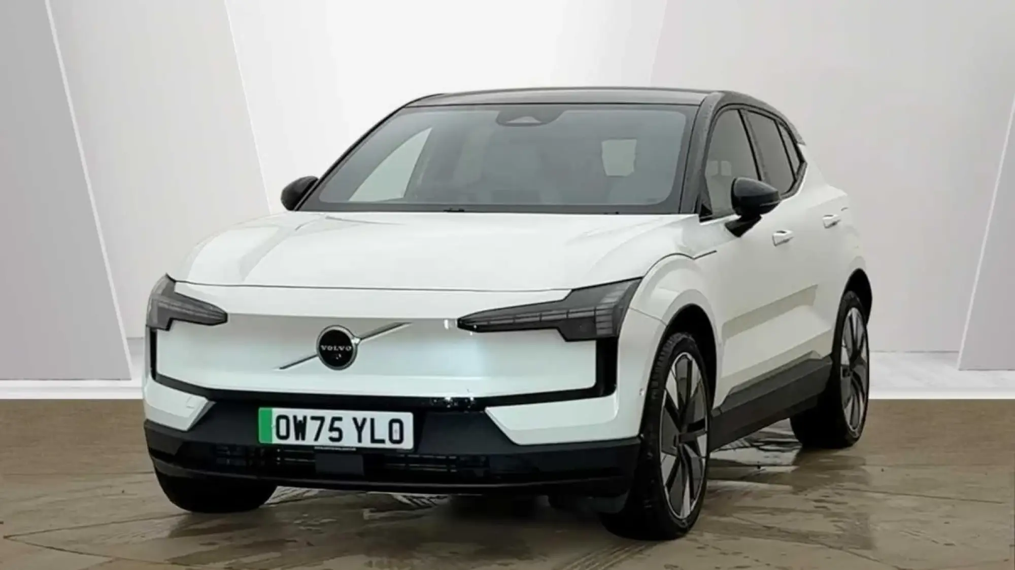 Volvo EX30 315kW Twin Motor Performance Ultra 69kWh 5dr Auto OW75YLO Image 3