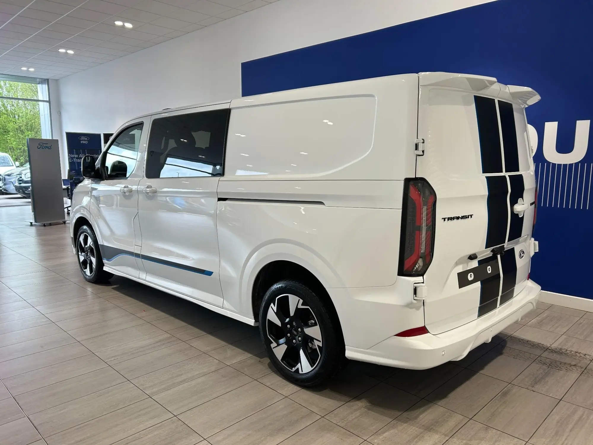 Ford Transit Custom Image 3