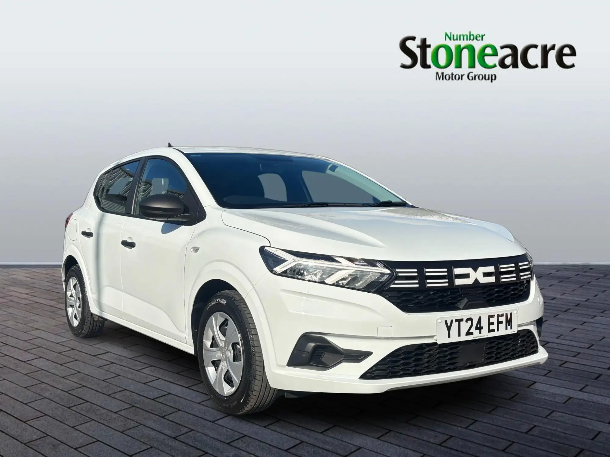 Dacia Sandero 1.0 TCe Essential Euro 6 (s/s) 5dr YT24EFM Image 1