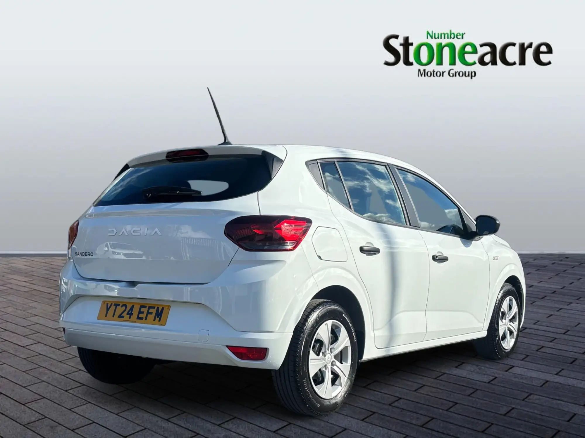 Dacia Sandero 1.0 TCe Essential Euro 6 (s/s) 5dr YT24EFM Image 3