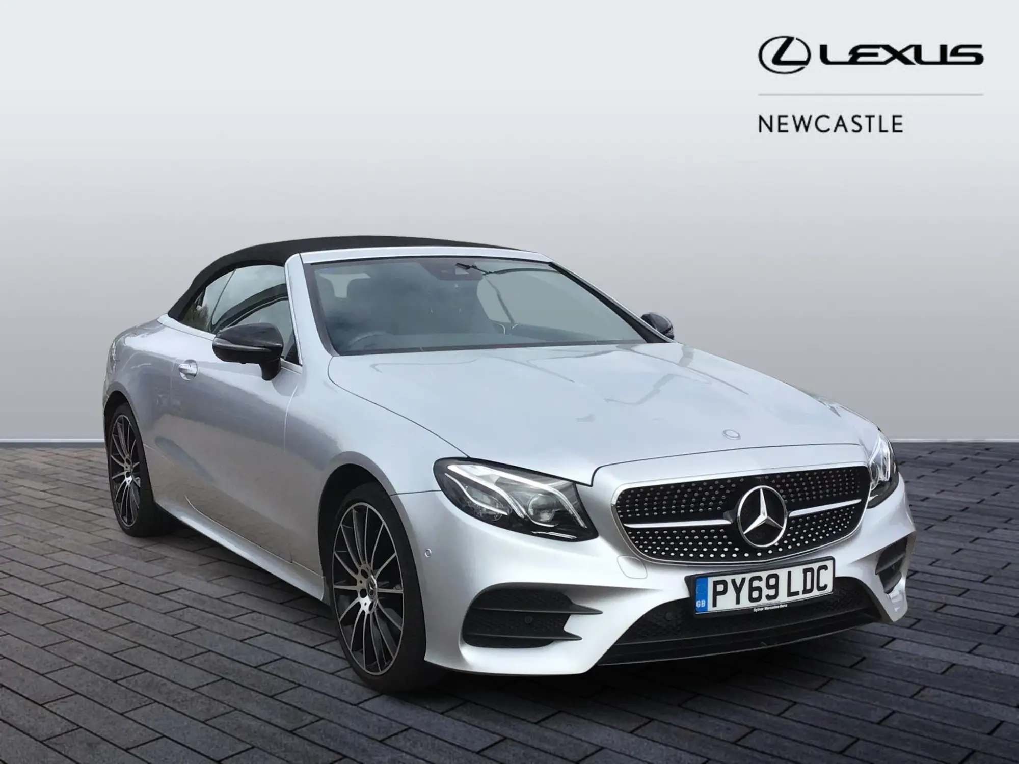 Mercedes-Benz E-Class 2.0 E220d AMG Line Cabriolet G-Tronic+ 4MATIC Euro 6 (s/s) 2dr PY69LDC Image 1
