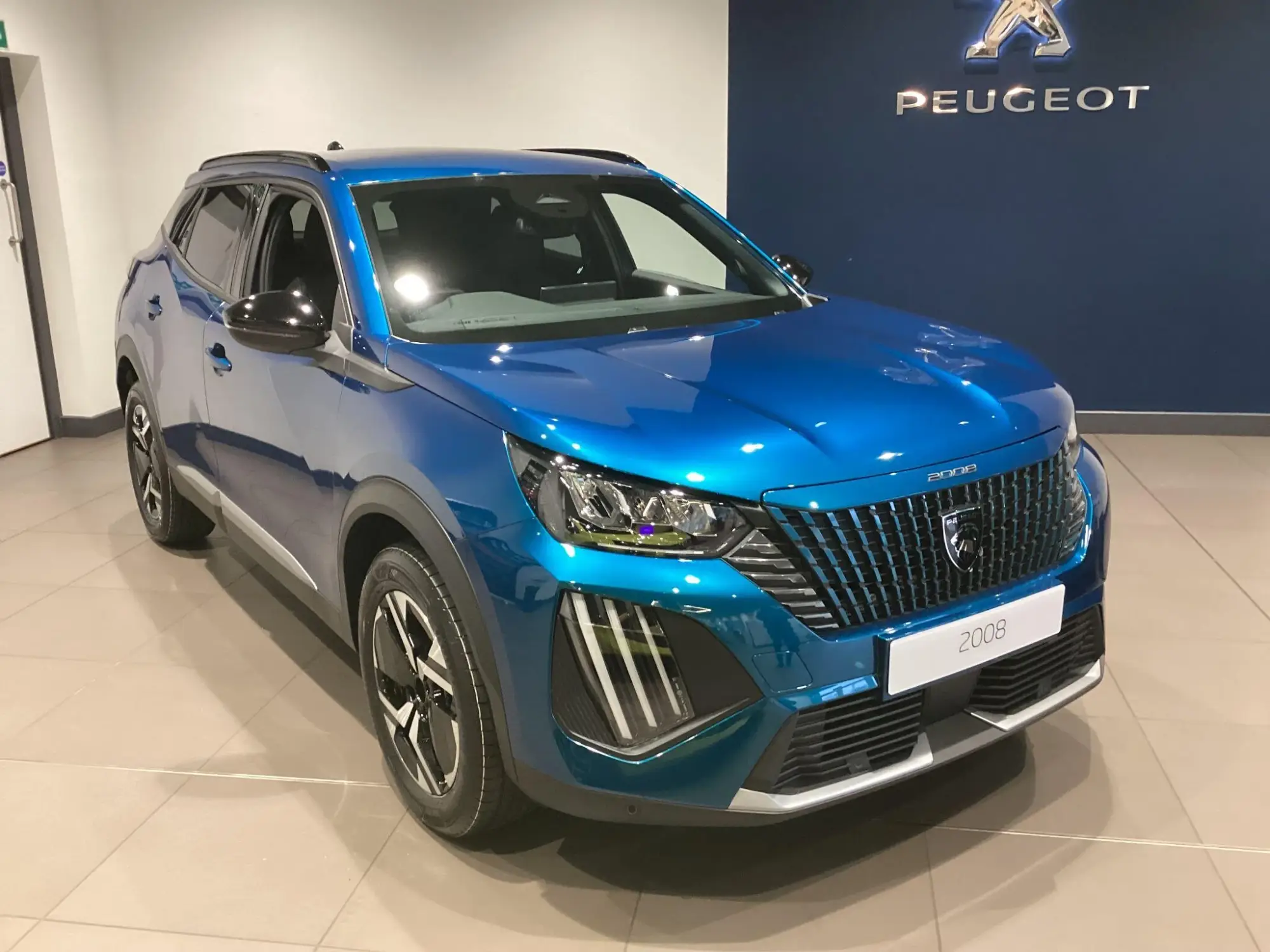 Peugeot 2008 1.2 PureTech Allure Euro 6 (s/s) 5dr Image 1