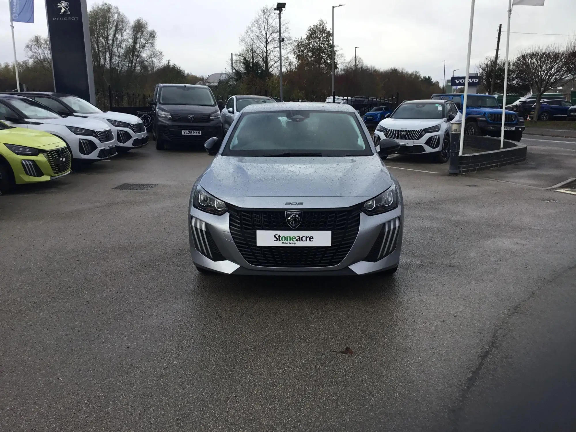 Peugeot 208 Image 8