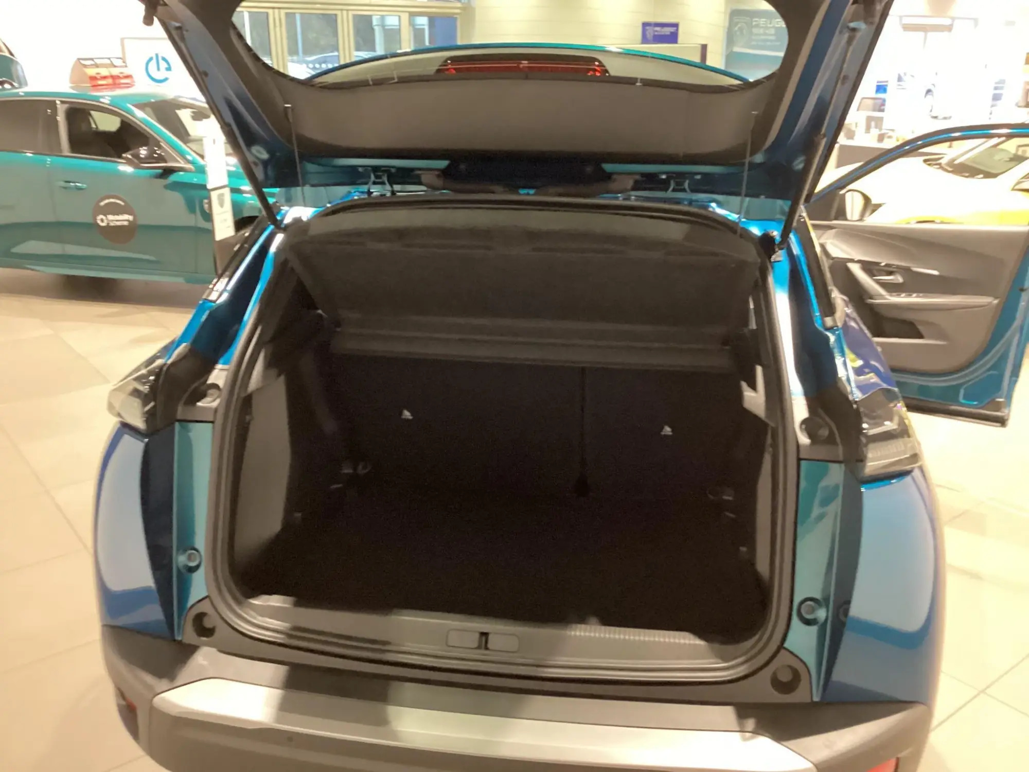 Peugeot 2008 Image 6 Peugeot 2008 Image 6