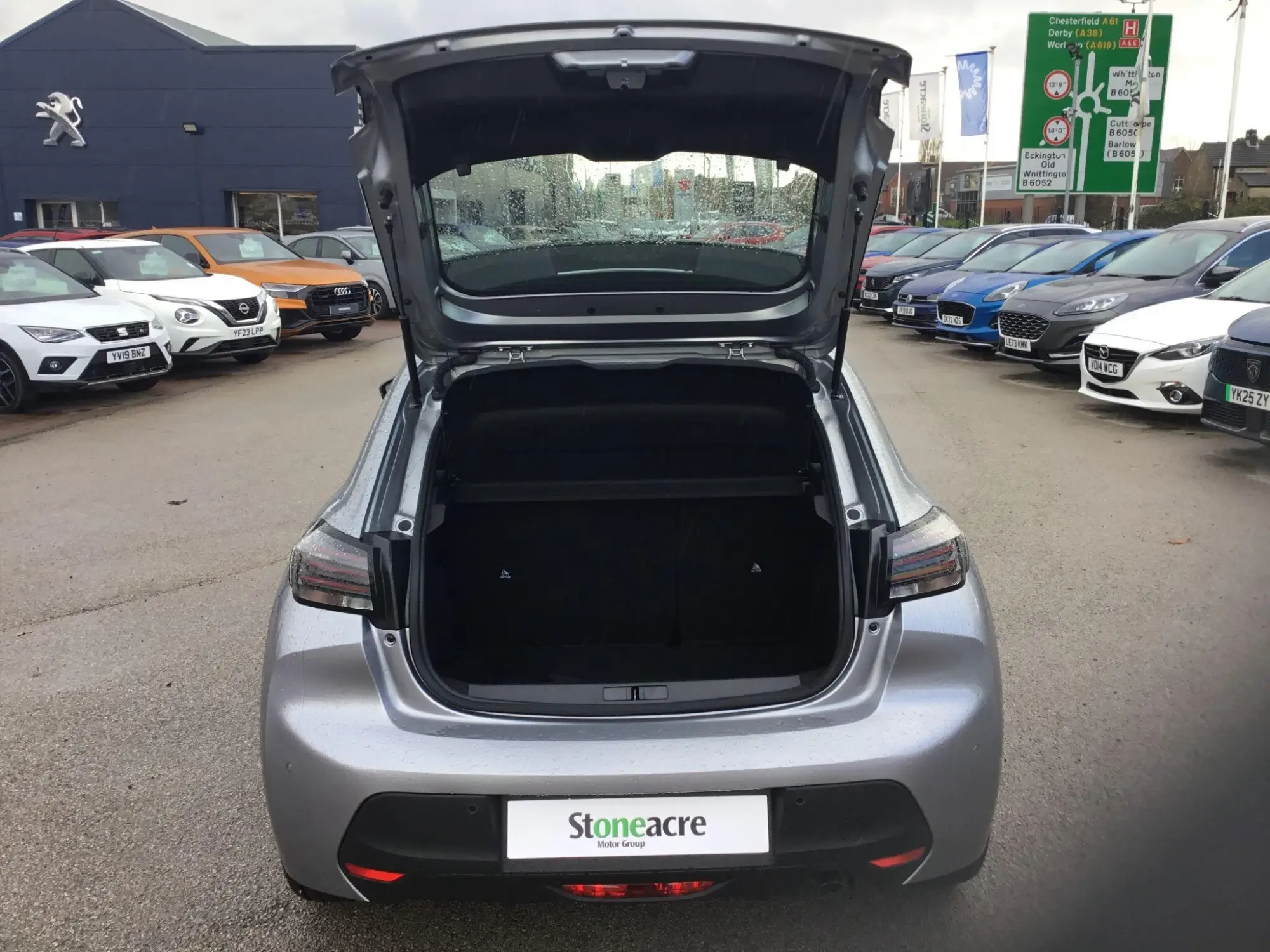 Peugeot 208 Image 9