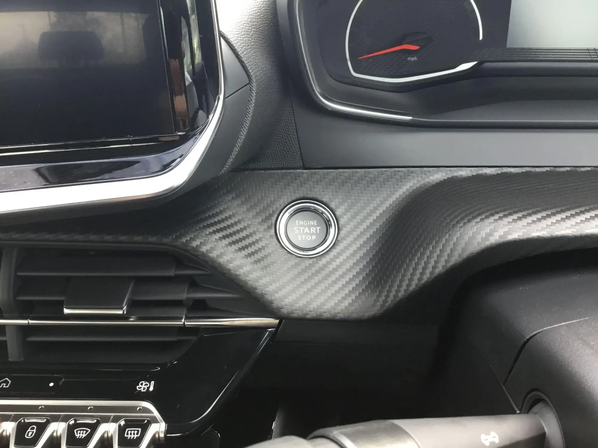 Peugeot 208 Image 22
