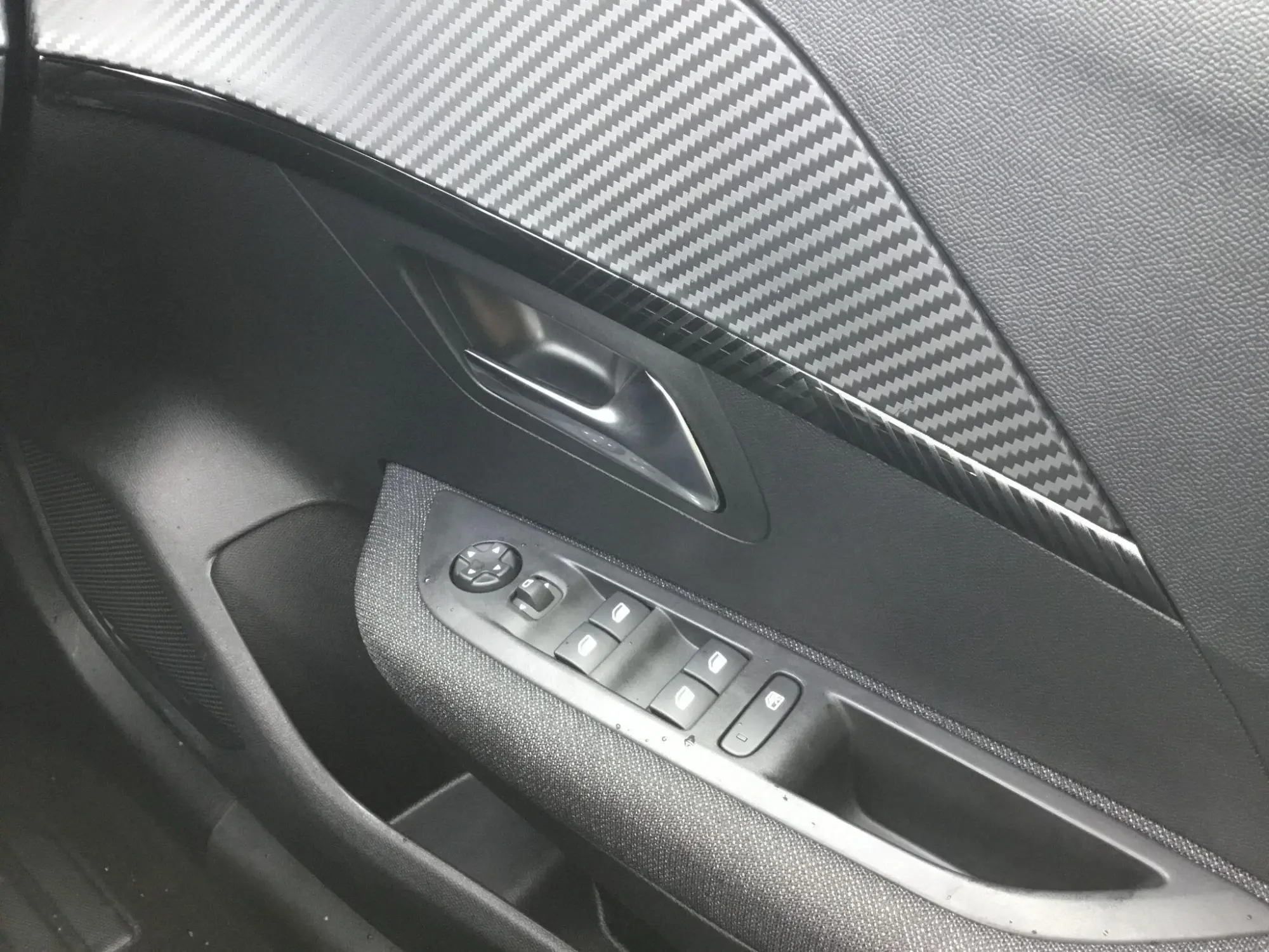 Peugeot 208 Image 29