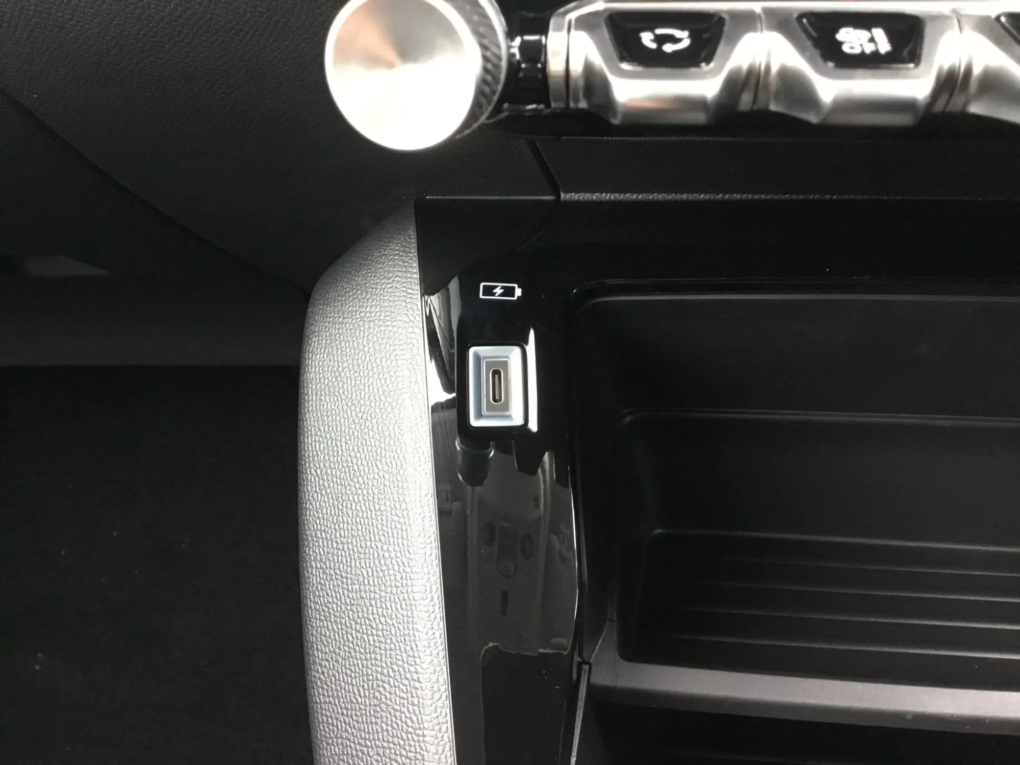 Peugeot 208 Image 34