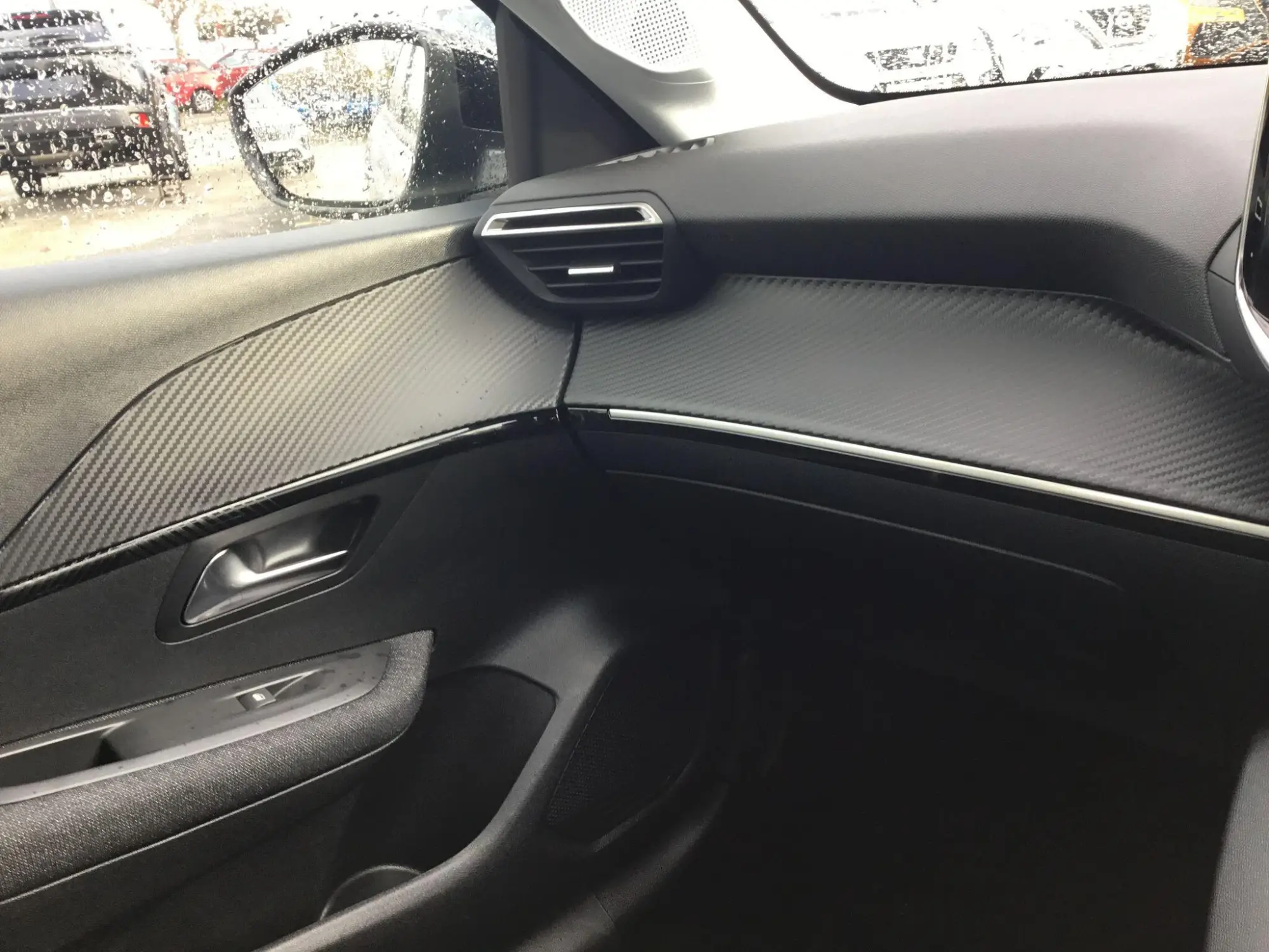 Peugeot 208 Image 40