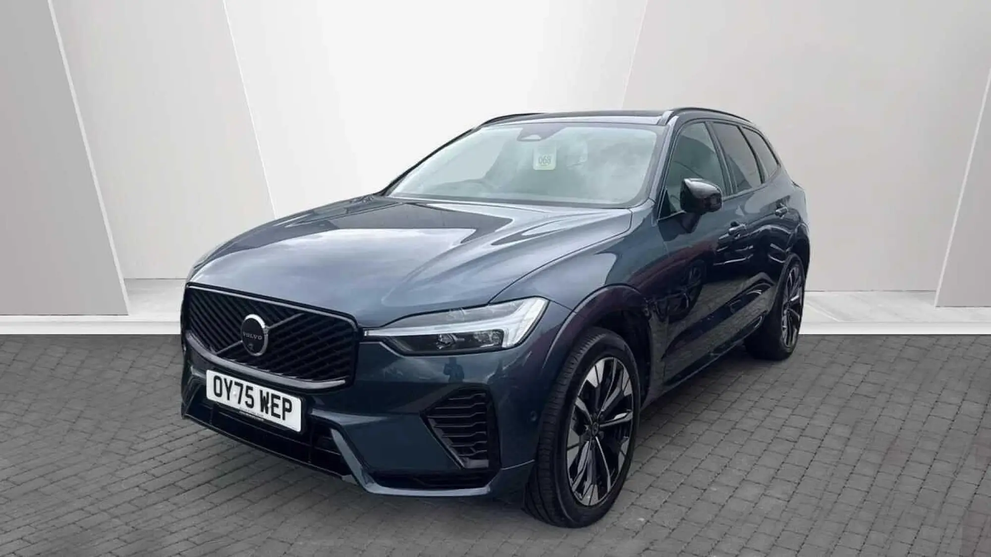 Volvo XC60 2.0 B5 MHEV Plus Pro Auto AWD Euro 6 (s/s) 5dr OY75WEP Image 1