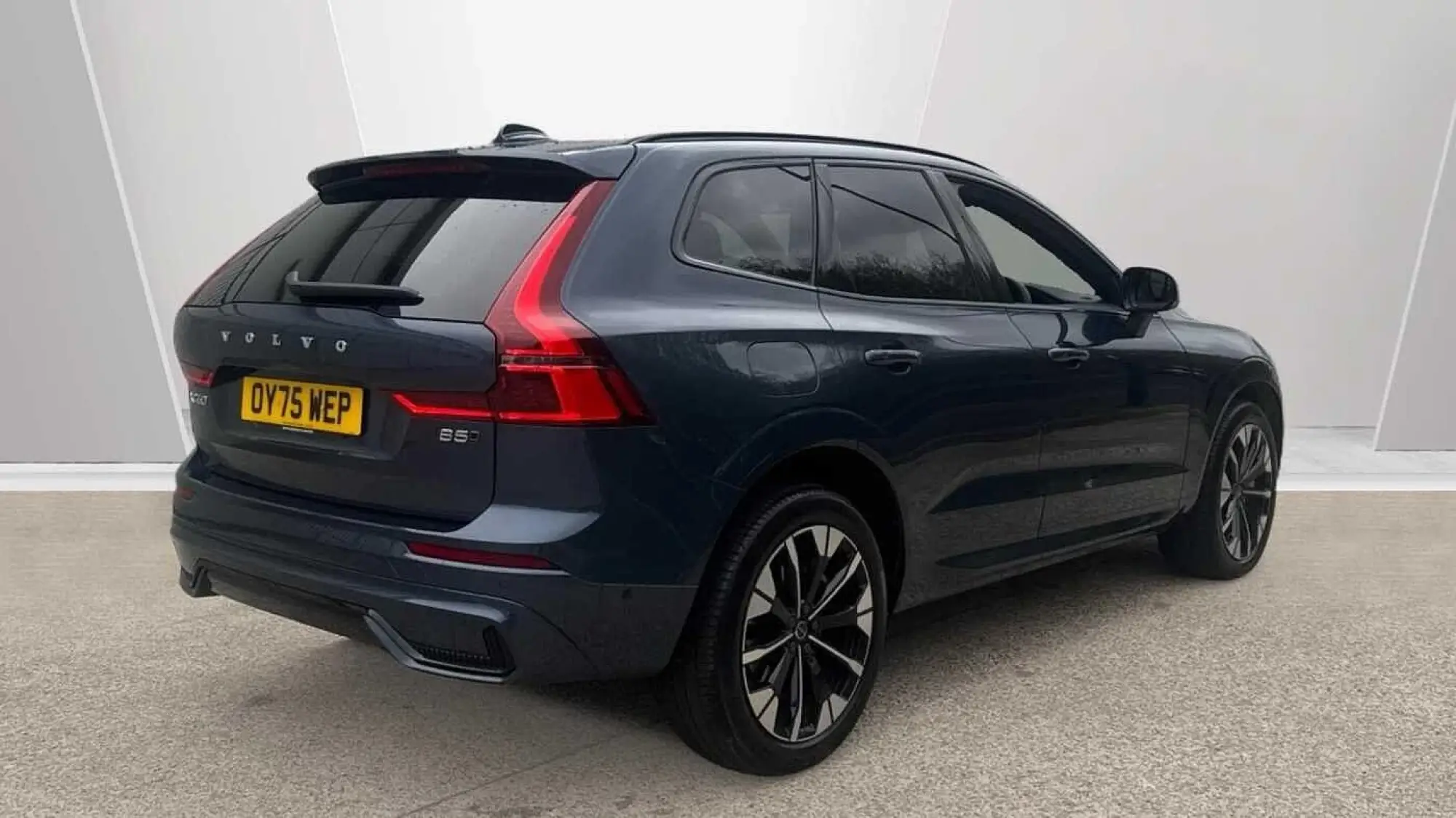 Volvo XC60 2.0 B5 MHEV Plus Pro Auto AWD Euro 6 (s/s) 5dr OY75WEP Image 2