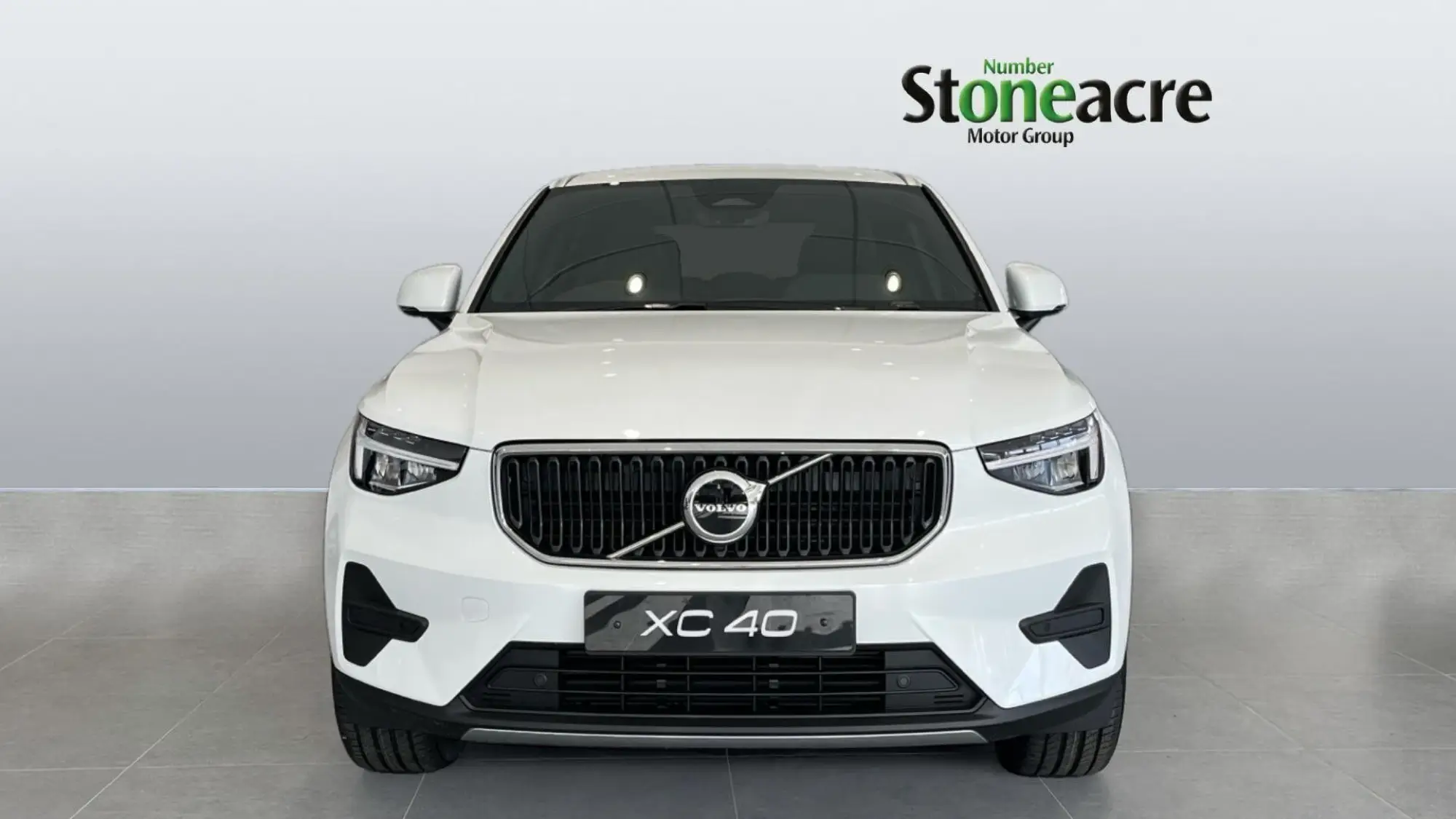 Volvo XC40 Core B3 (163 hp) Auto YB25BAU Image 2