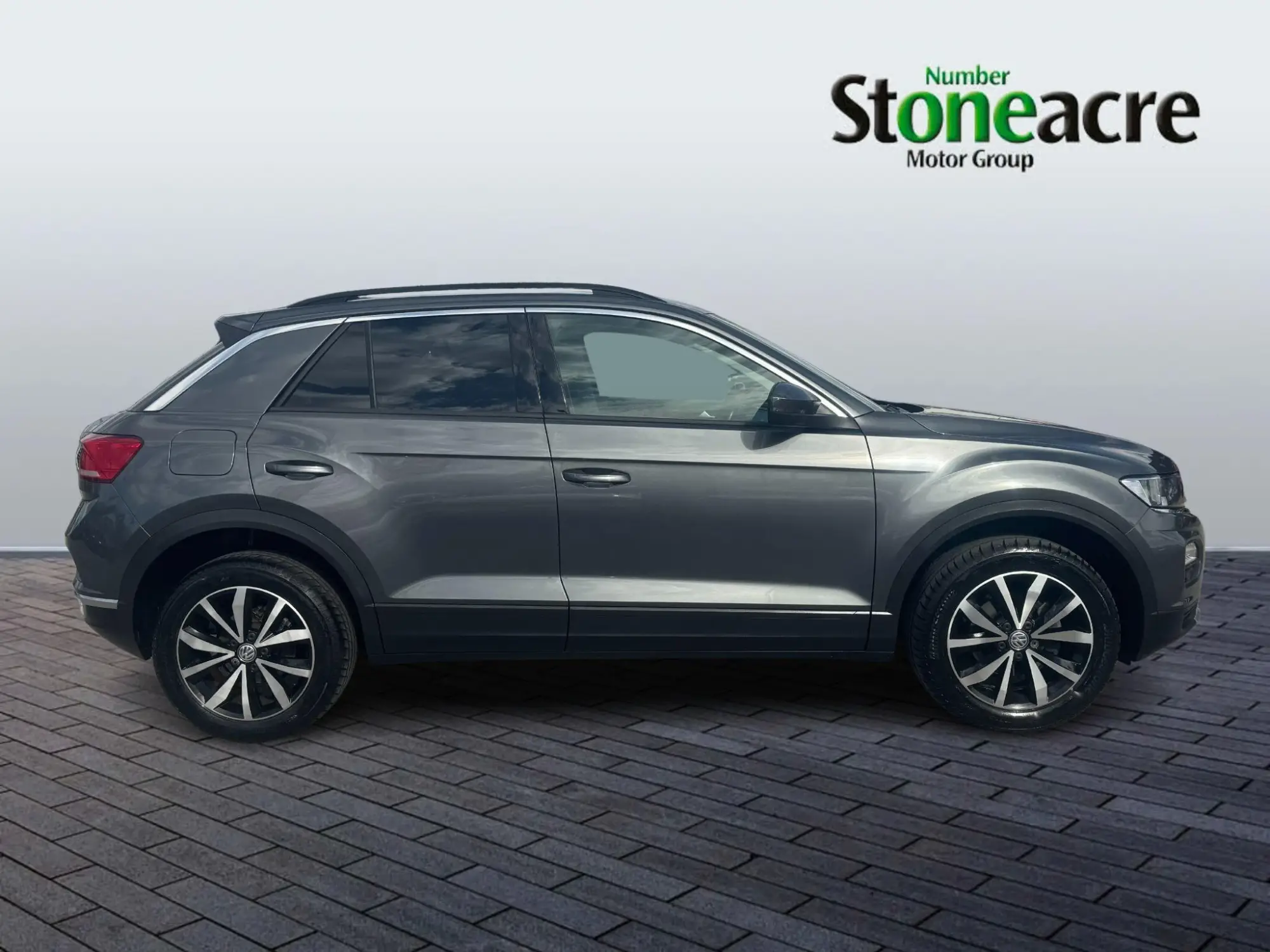 Volkswagen T-Roc 1.5 TSI EVO SE DSG Euro 6 (s/s) 5dr LO69YAD Image 2