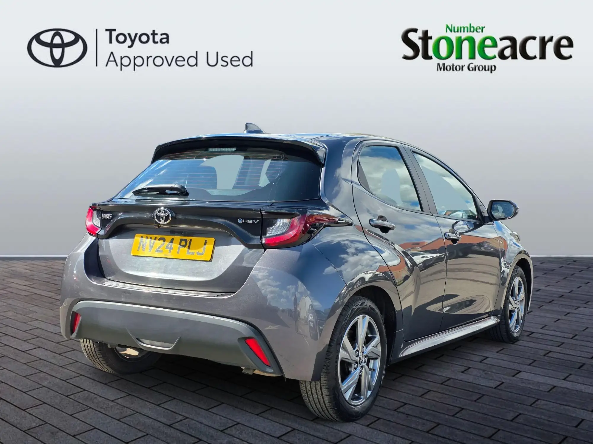 Toyota Yaris Image 2