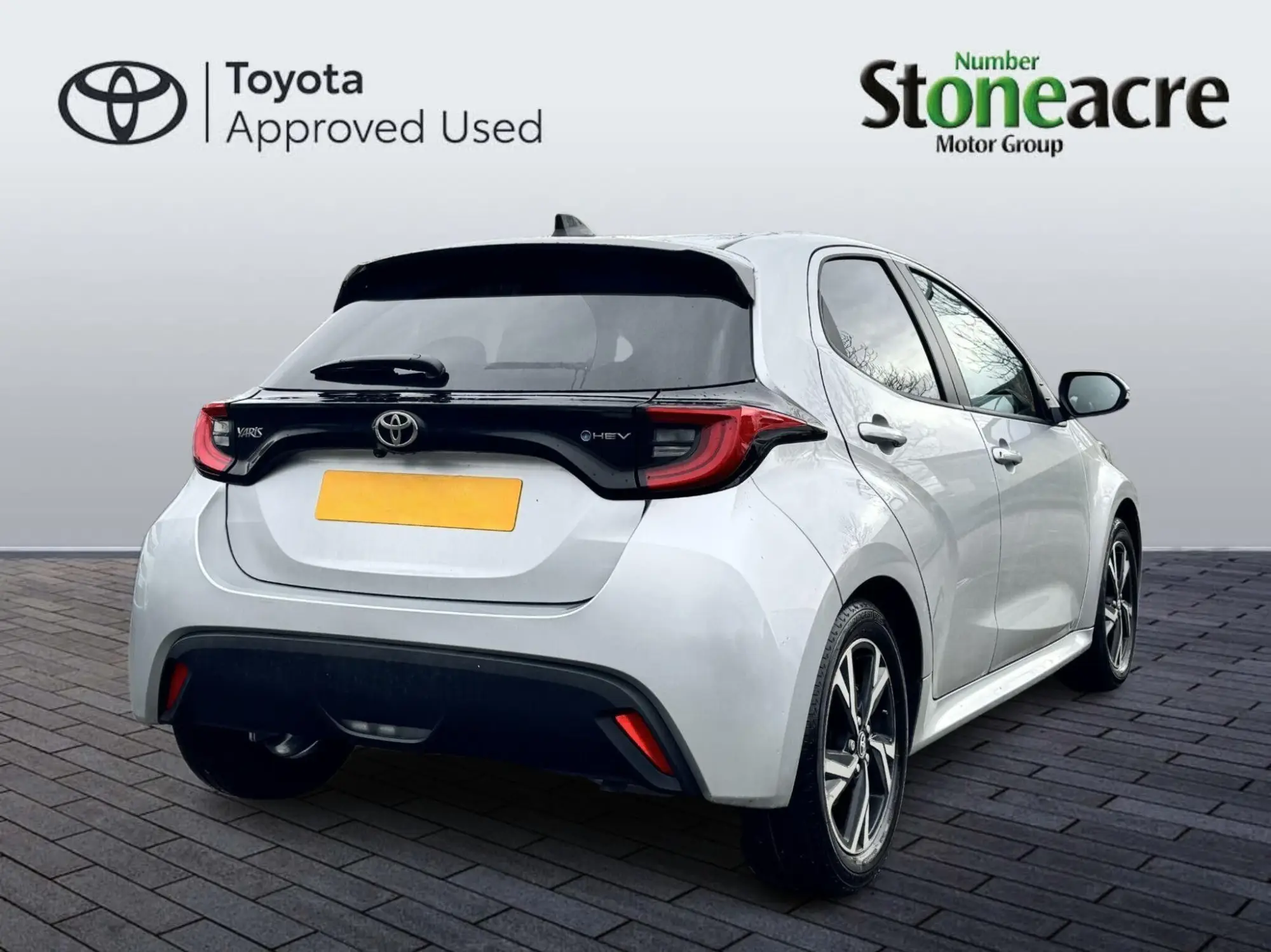 Toyota Yaris 1.5 Hybrid Design 5dr CVT NU75GZJ Image 3