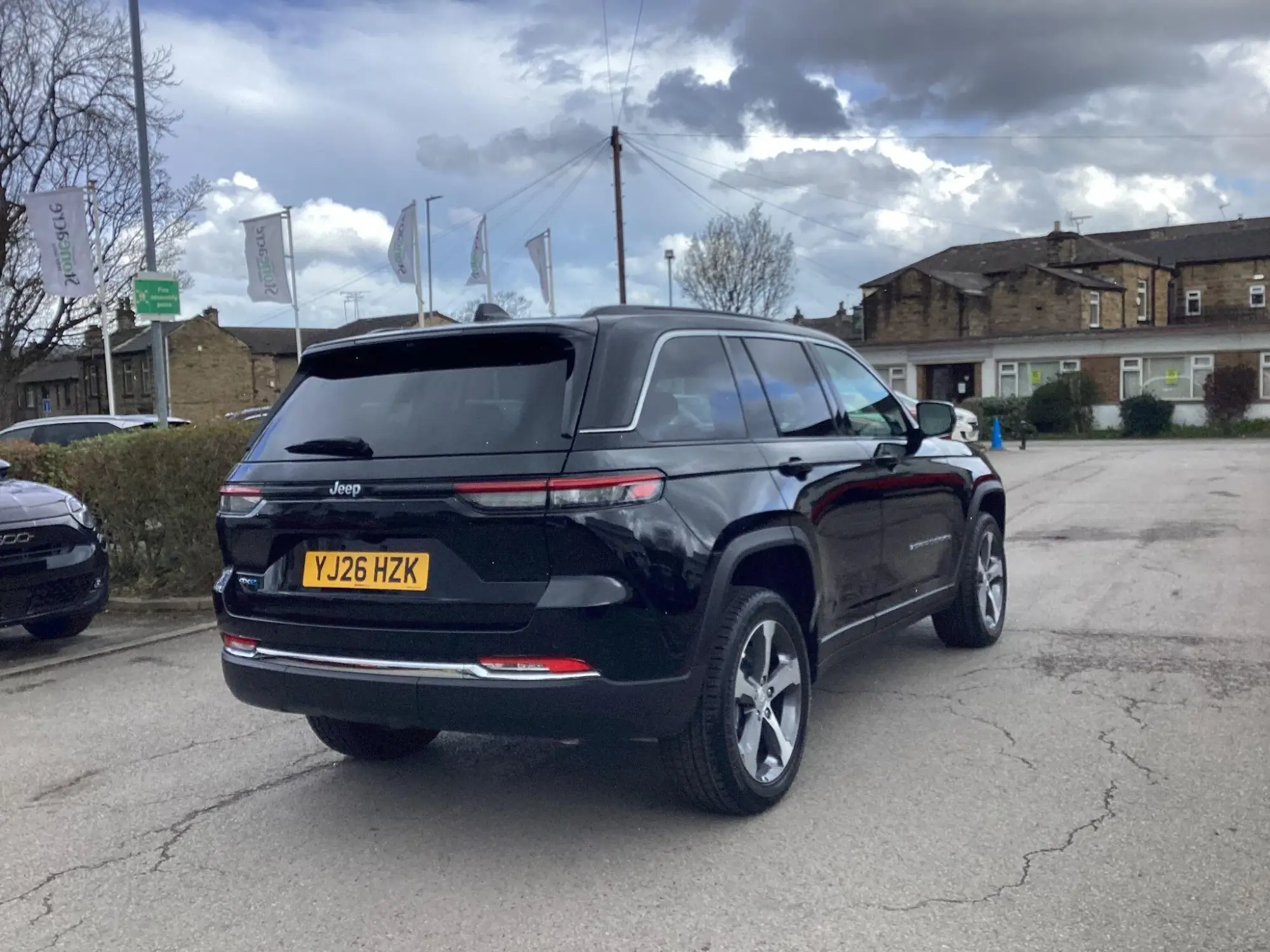 Jeep Grand Cherokee Image 2