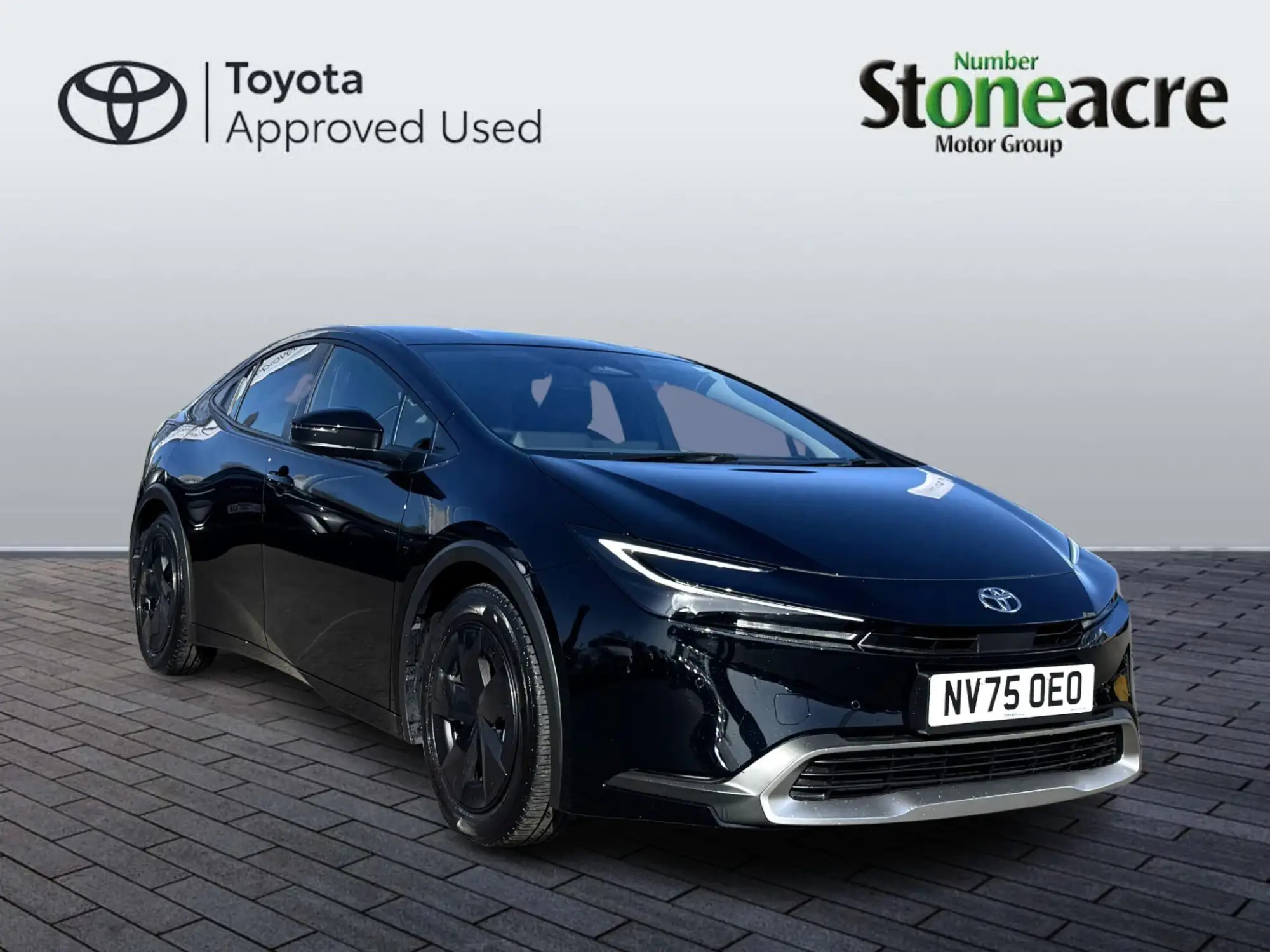 Toyota Prius Plug-in Hybrid 2.0 13.6 kWh Design CVT Euro 6 (s/s) 5dr NV75OEO Image 1