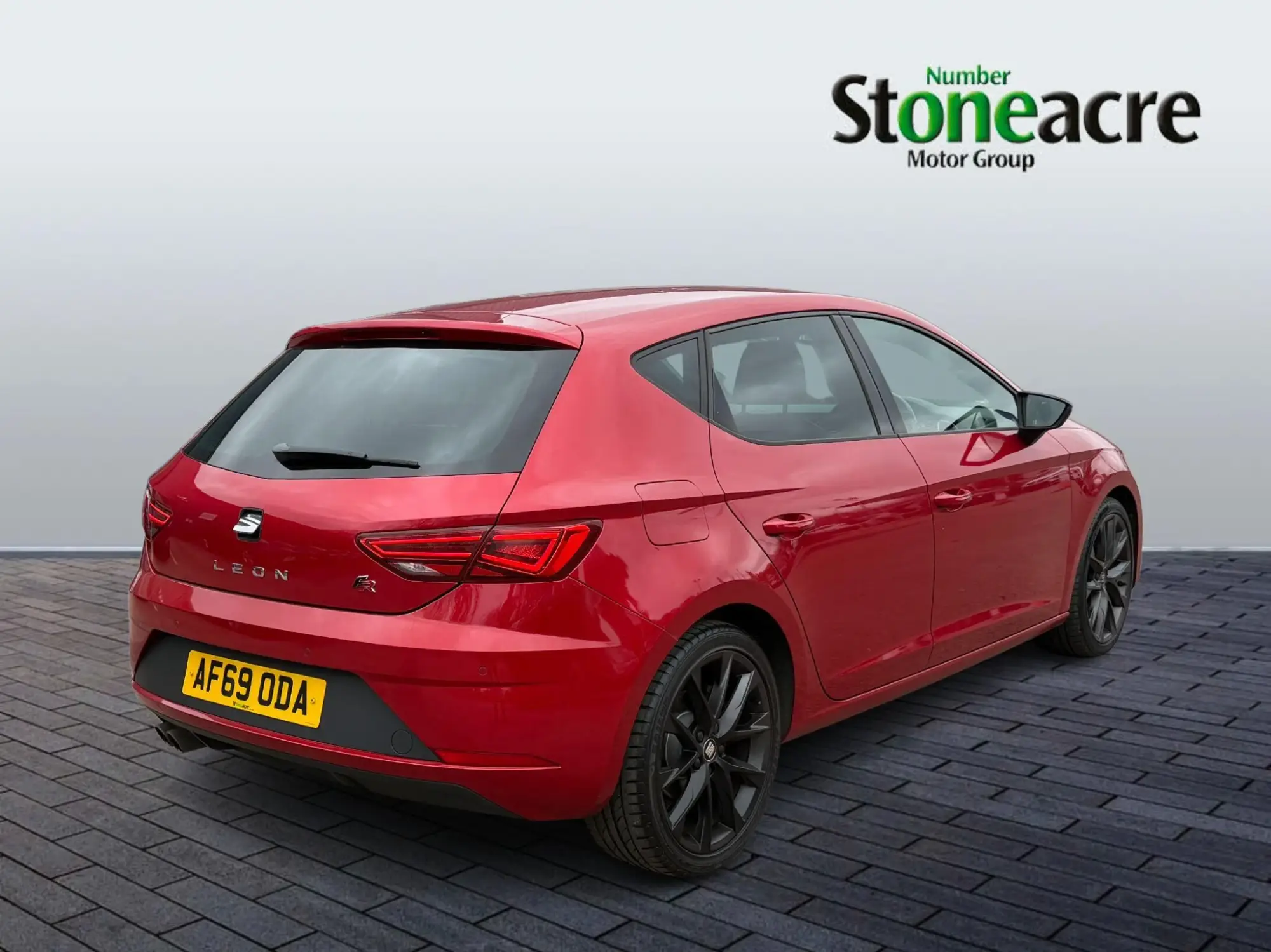SEAT Leon 1.5 TSI EVO 150 FR Black Edition [EZ] 5dr AF69ODA Image 3