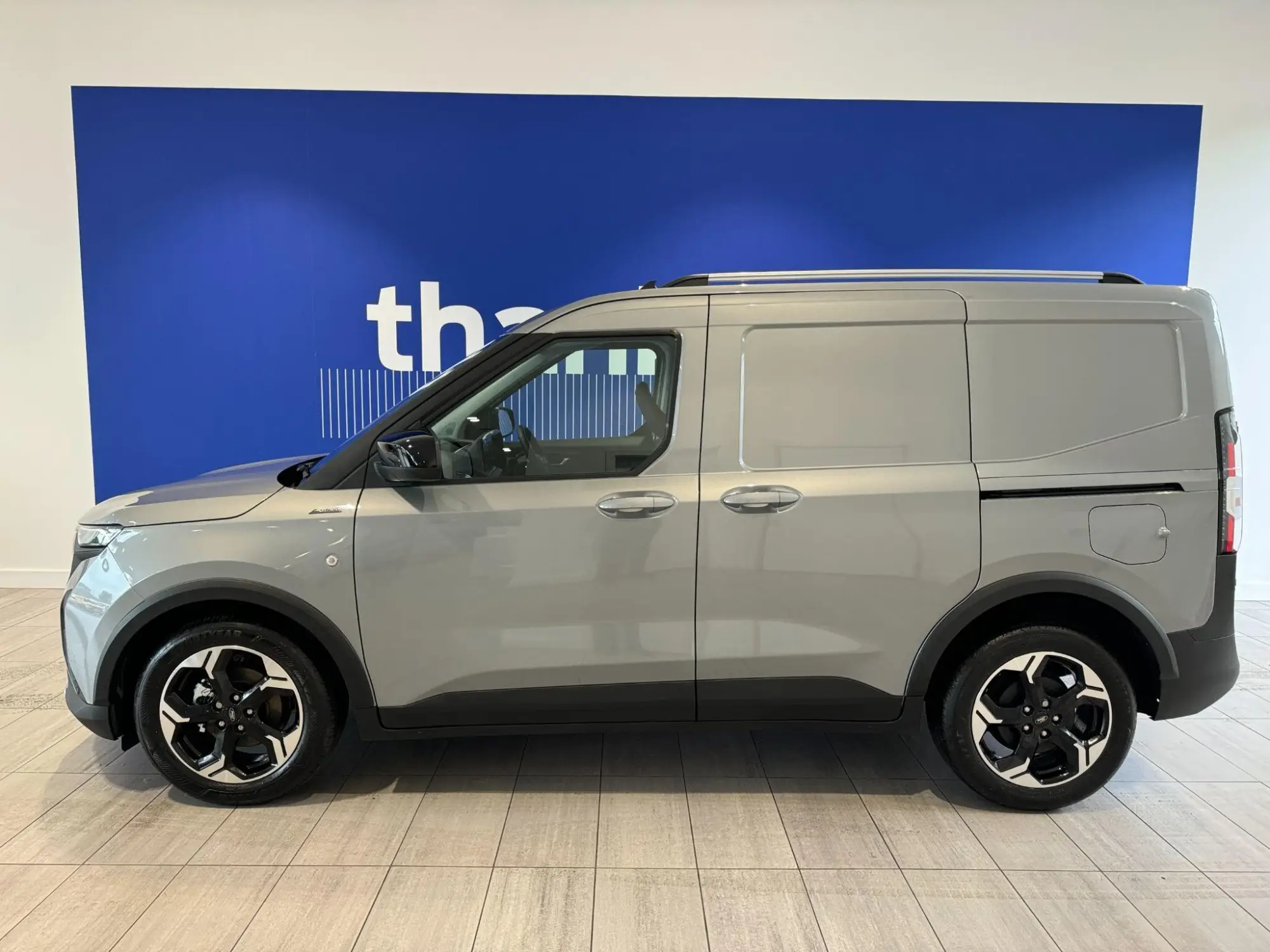 Ford Transit Courier 1.5 EcoBlue Active L1 Euro 6 (s/s) 5dr Image 3