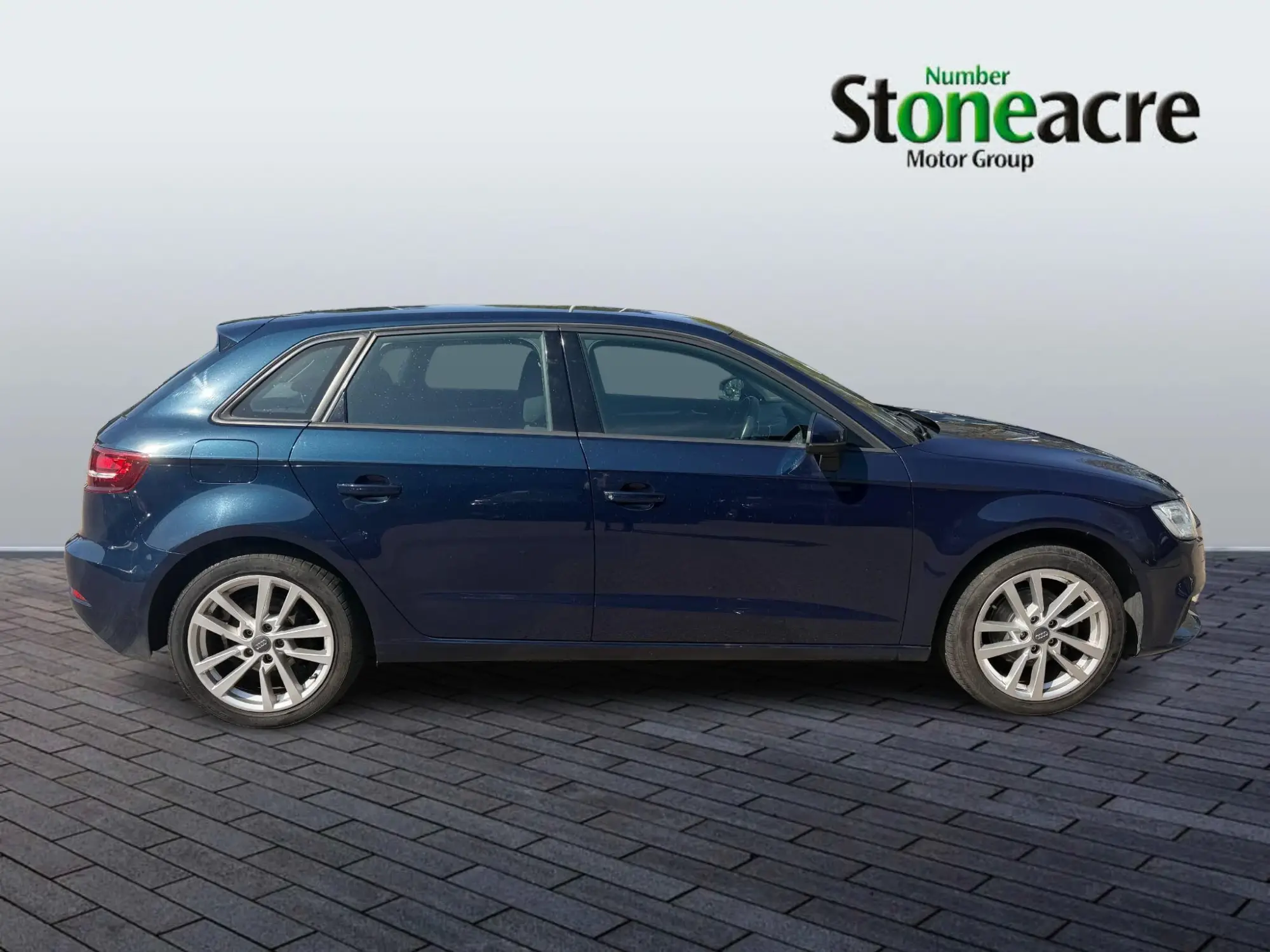 Audi A3 1.5 TFSI CoD 35 SE Technik Sportback Euro 6 (s/s) 5dr FG68HCE Image 2