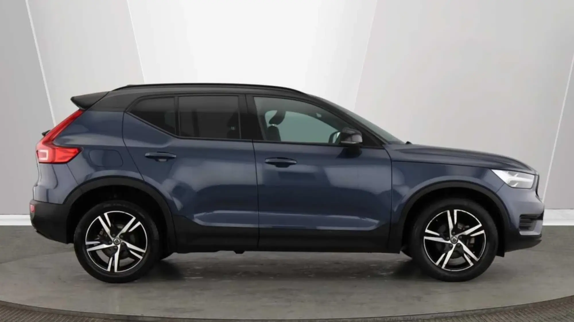 Volvo XC40 Image 2