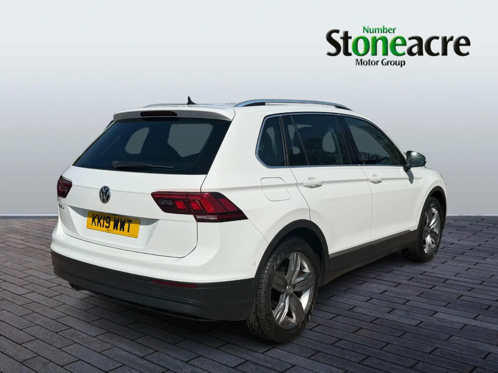 Volkswagen Tiguan 2.0 TDI Match Euro 6 (s/s) 5dr KK19WWT Image 3