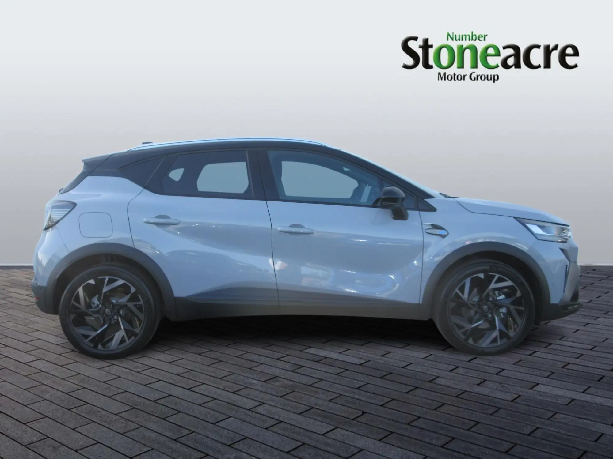 Renault Captur E-Tech 1.8 E-TECH esprit Alpine Auto Euro 6 (s/s) 5dr NU26WOH Image 2