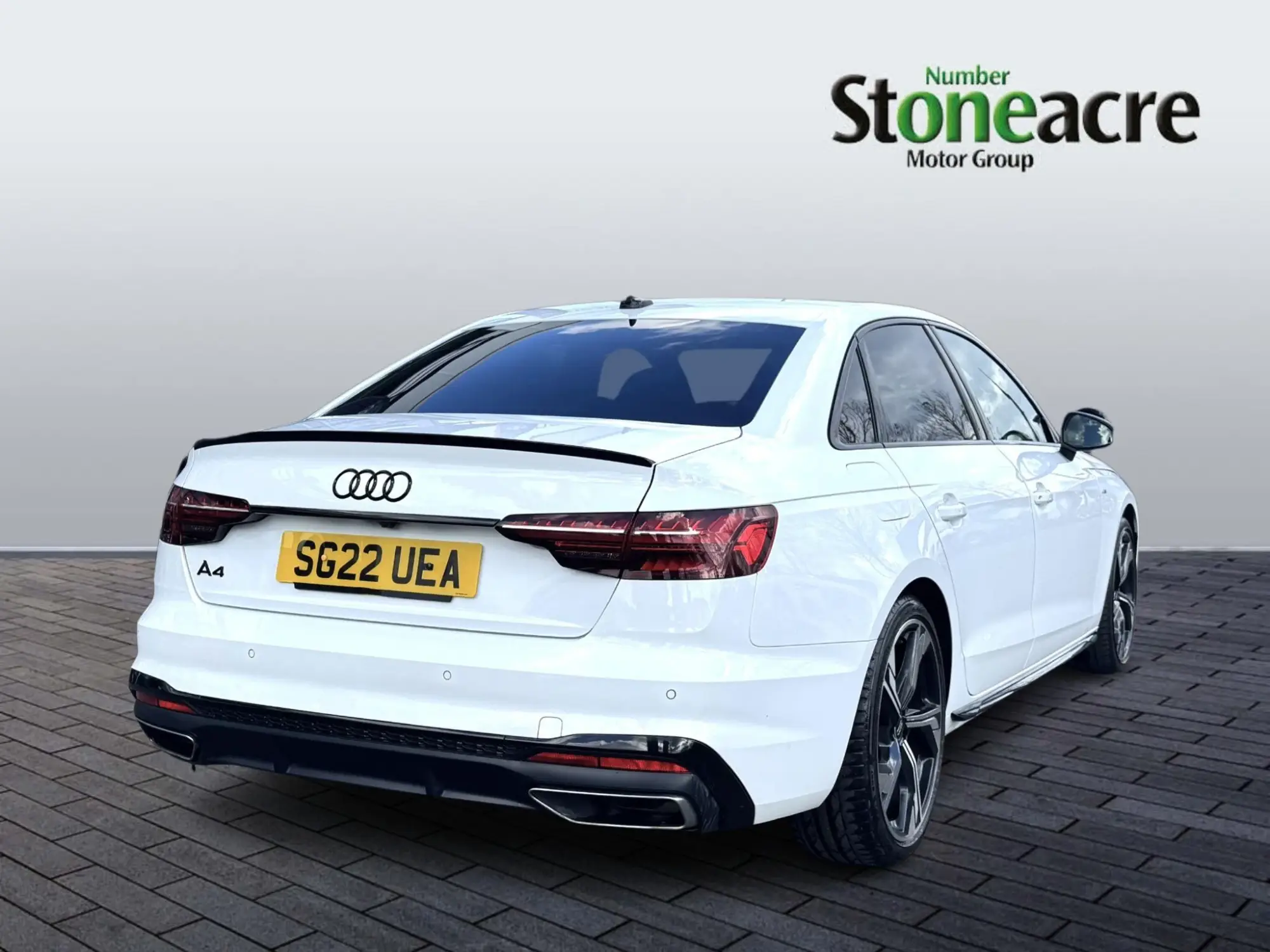 Audi A4 Saloon 2.0 TFSI 35 Black Edition S Tronic Euro 6 (s/s) 4dr SG22UEA Image 3