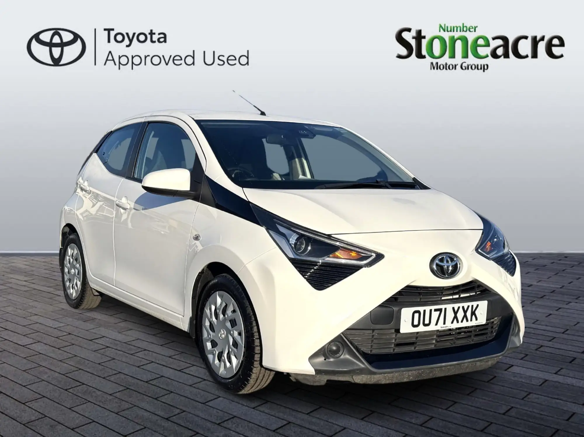 Toyota Aygo 1.0 VVT-i x-play Hatchback 5dr Petrol Manual Euro 6 (s/s) (71 ps) OU71XXK Image 1