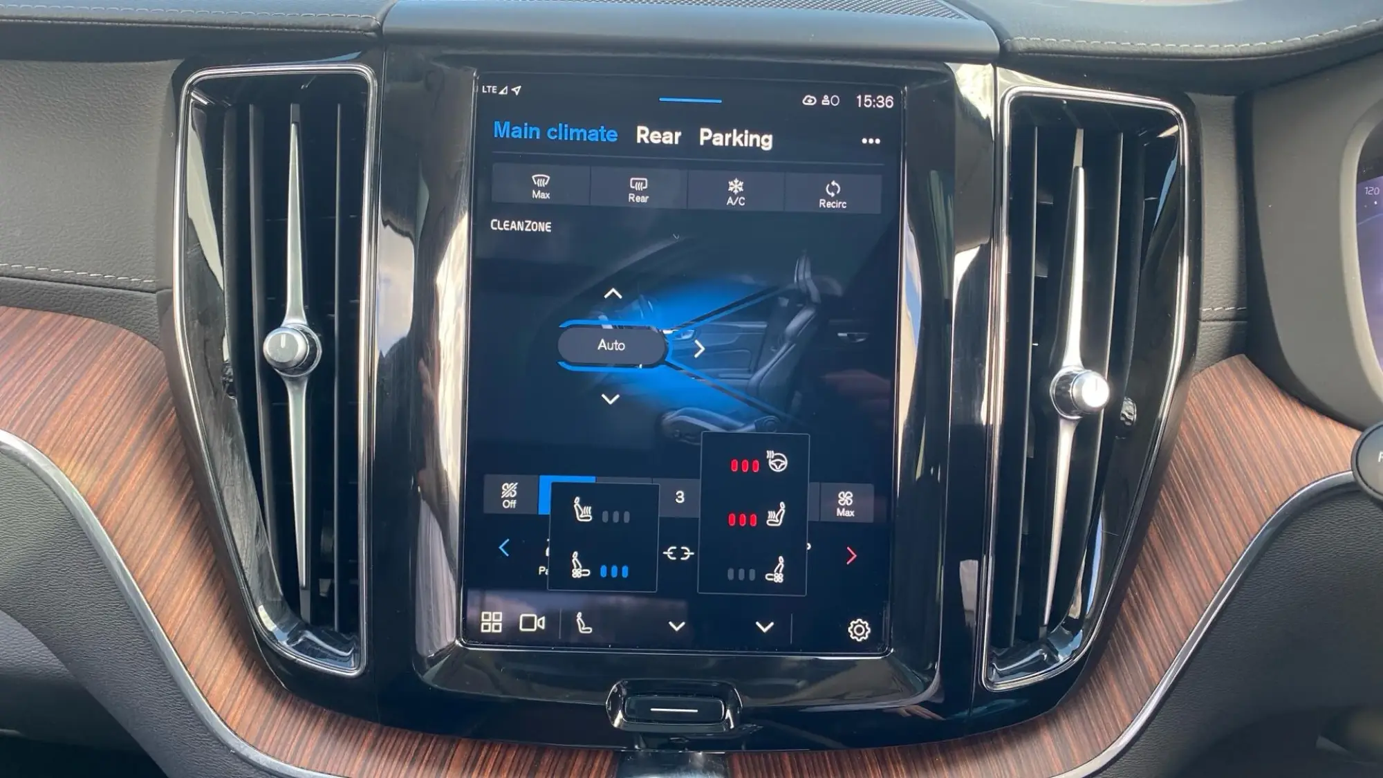 Volvo XC60 Image 29