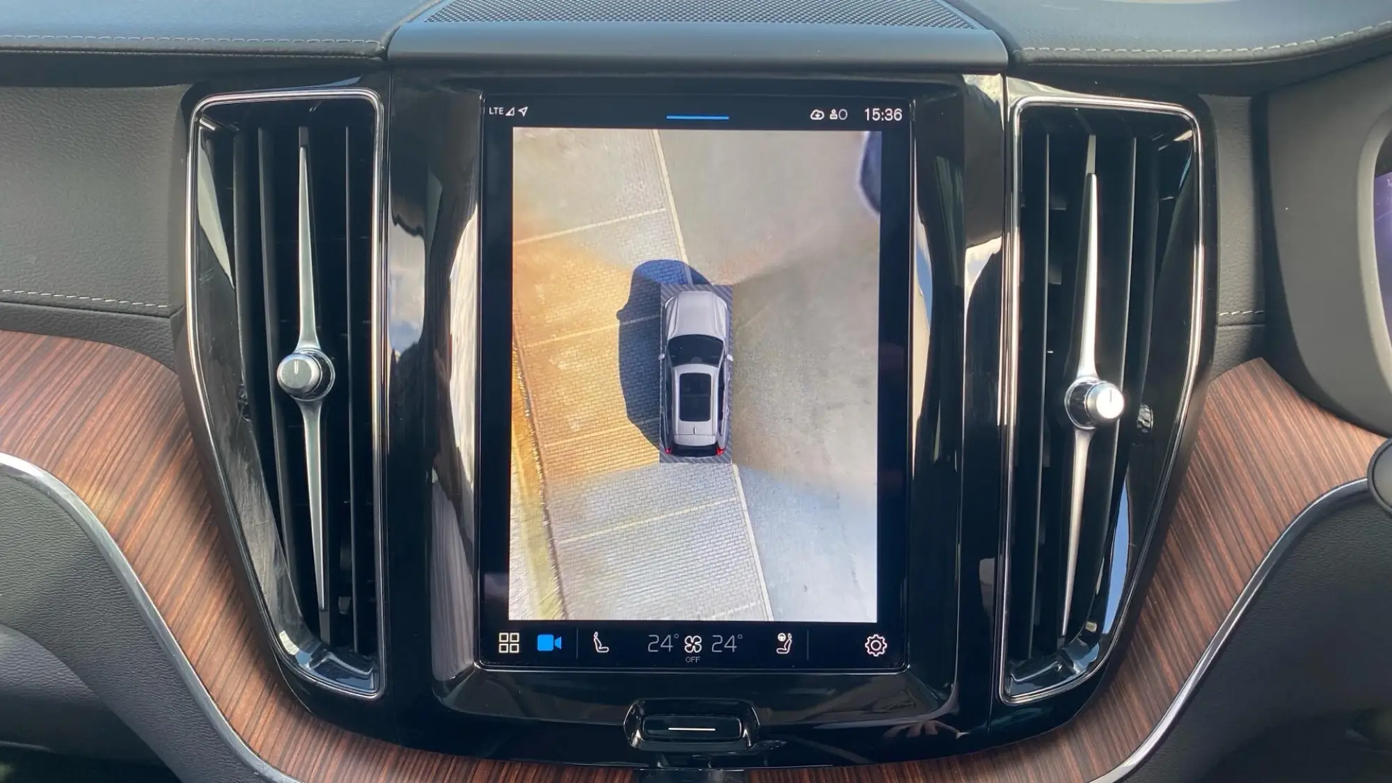 Volvo XC60 Image 32