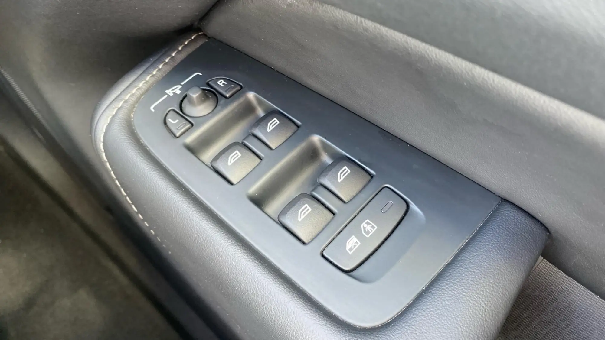 Volvo XC60 Image 19