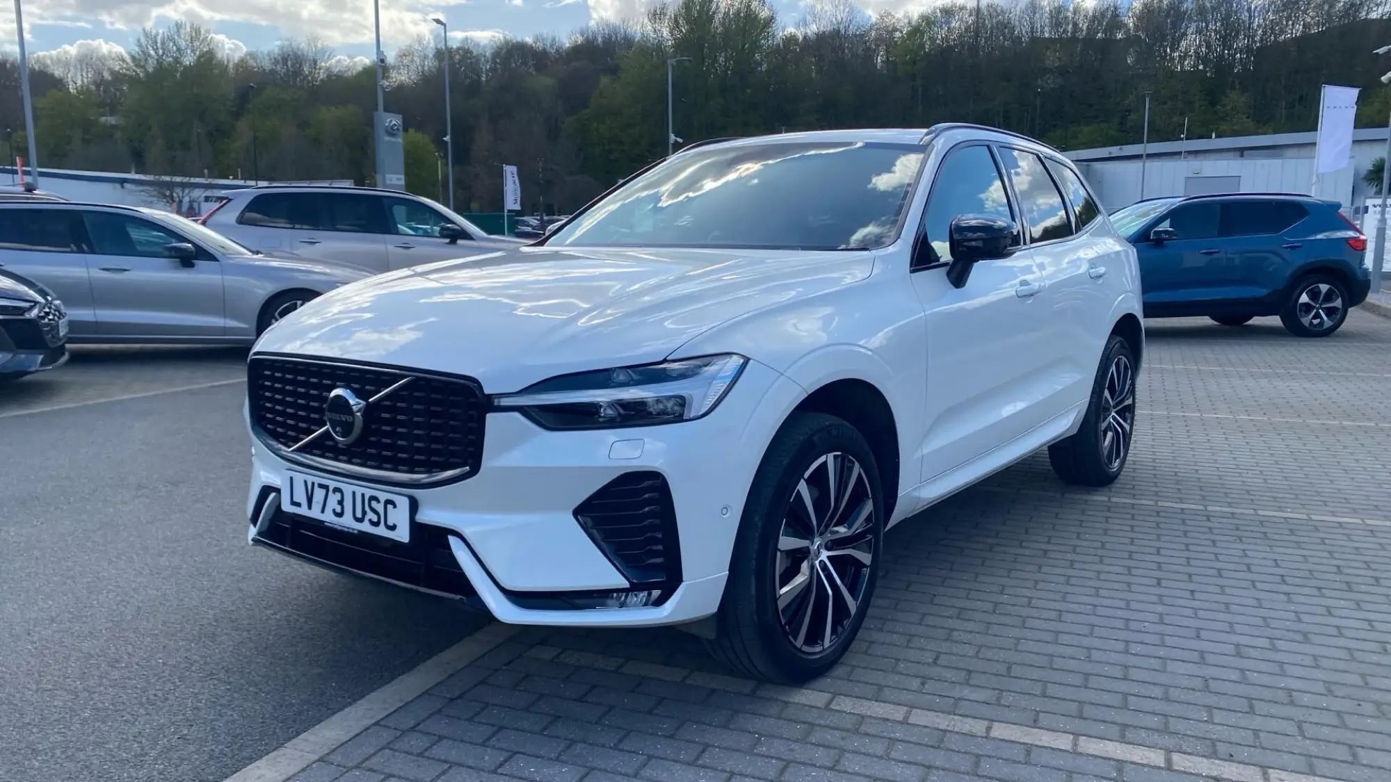 Volvo XC60 Ultimate Dark B5 (250 hp) LV73USC Image 3