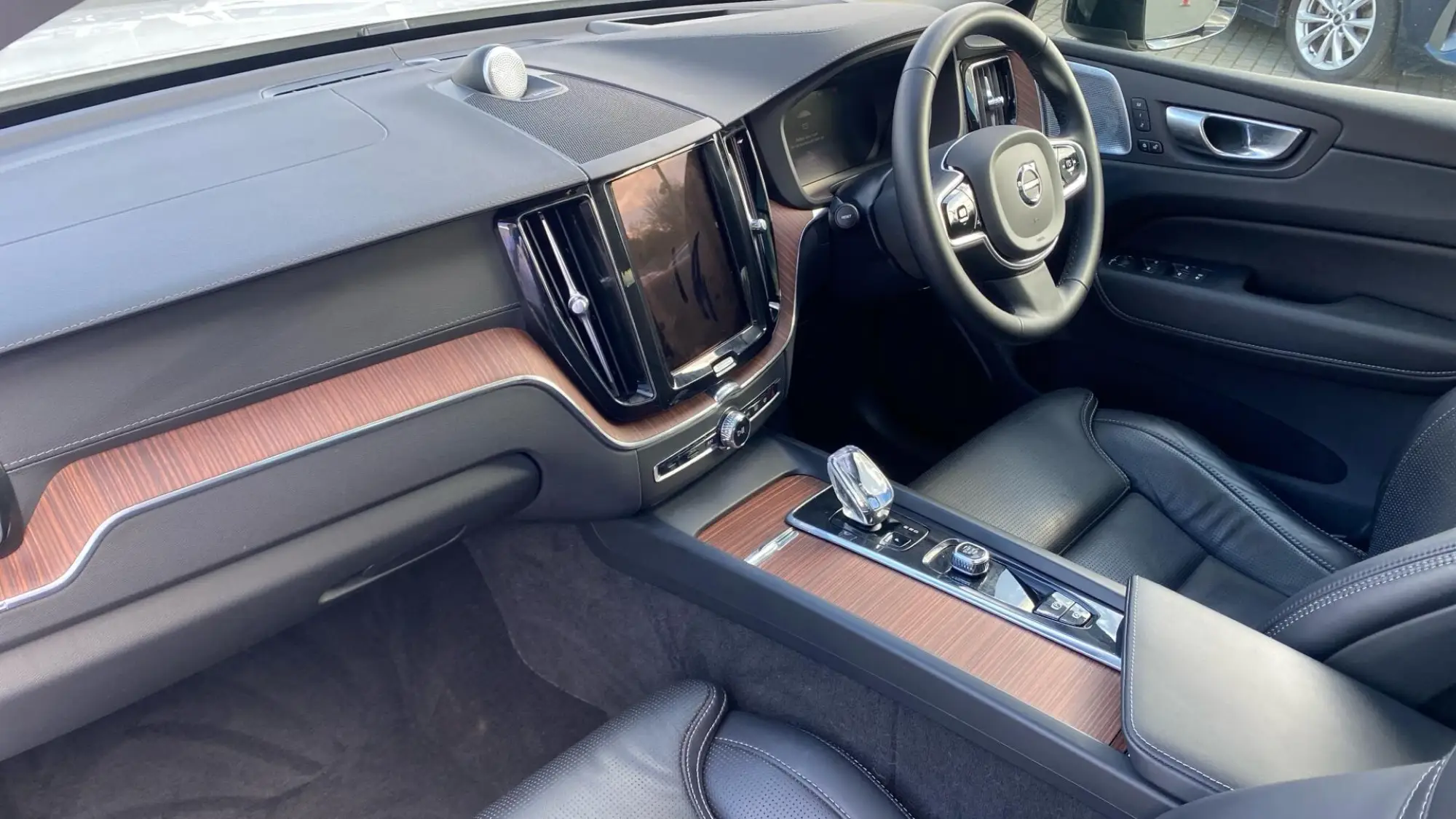 Volvo XC60 Image 12