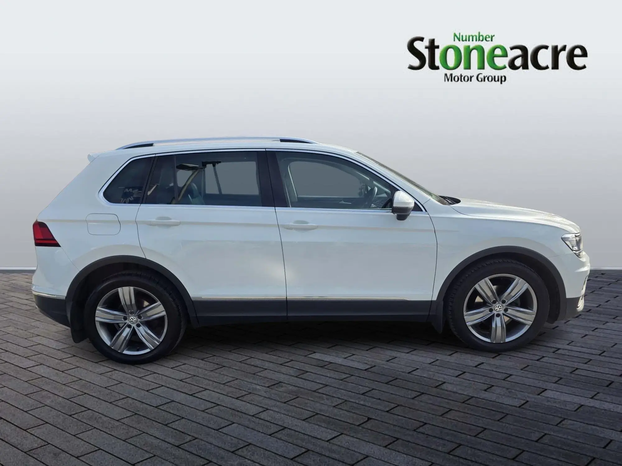 Volkswagen Tiguan 2.0 TDI SEL Euro 6 (s/s) 5dr CV18KND Image 2