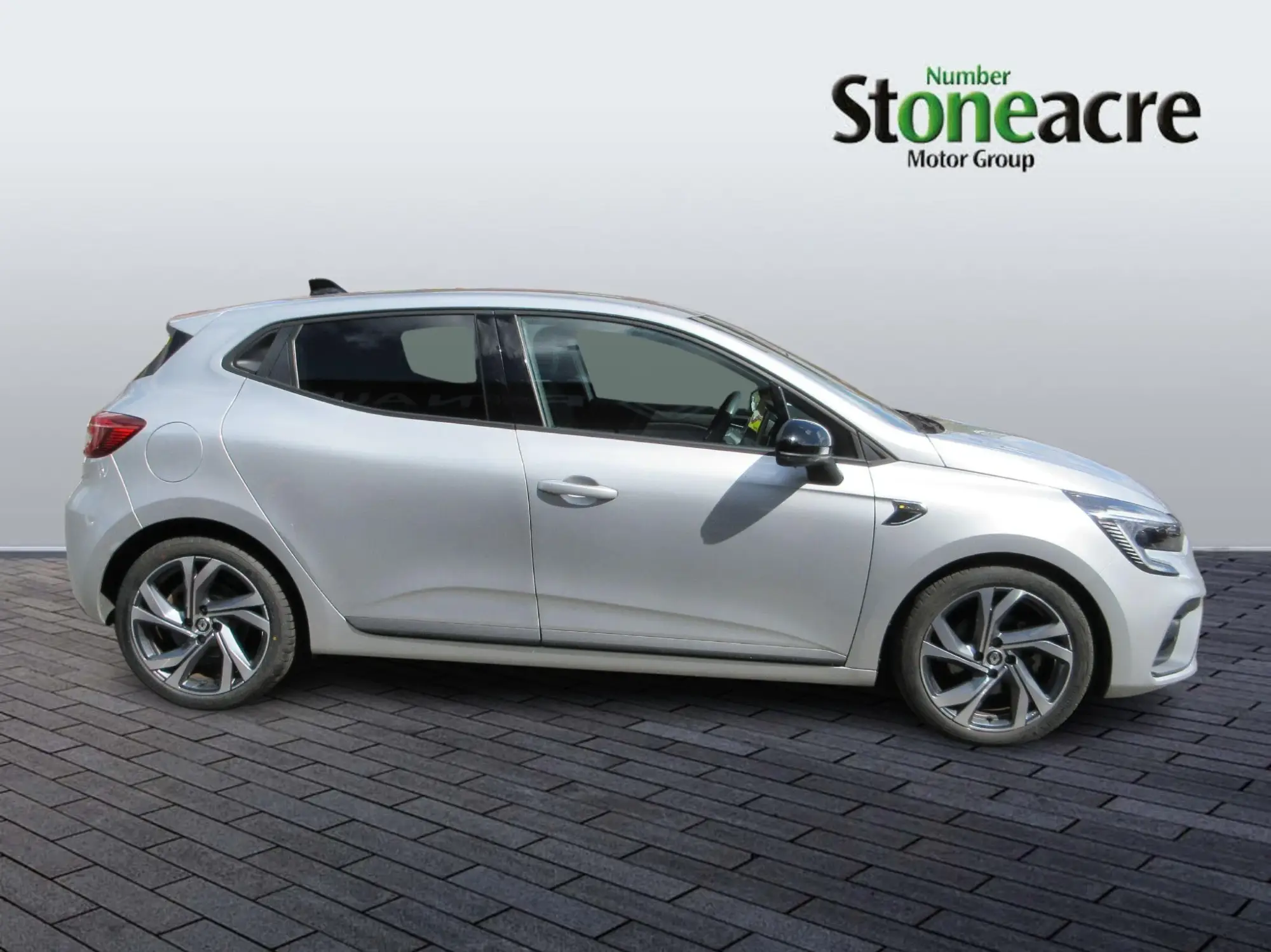 Renault Clio E-Tech Image 2