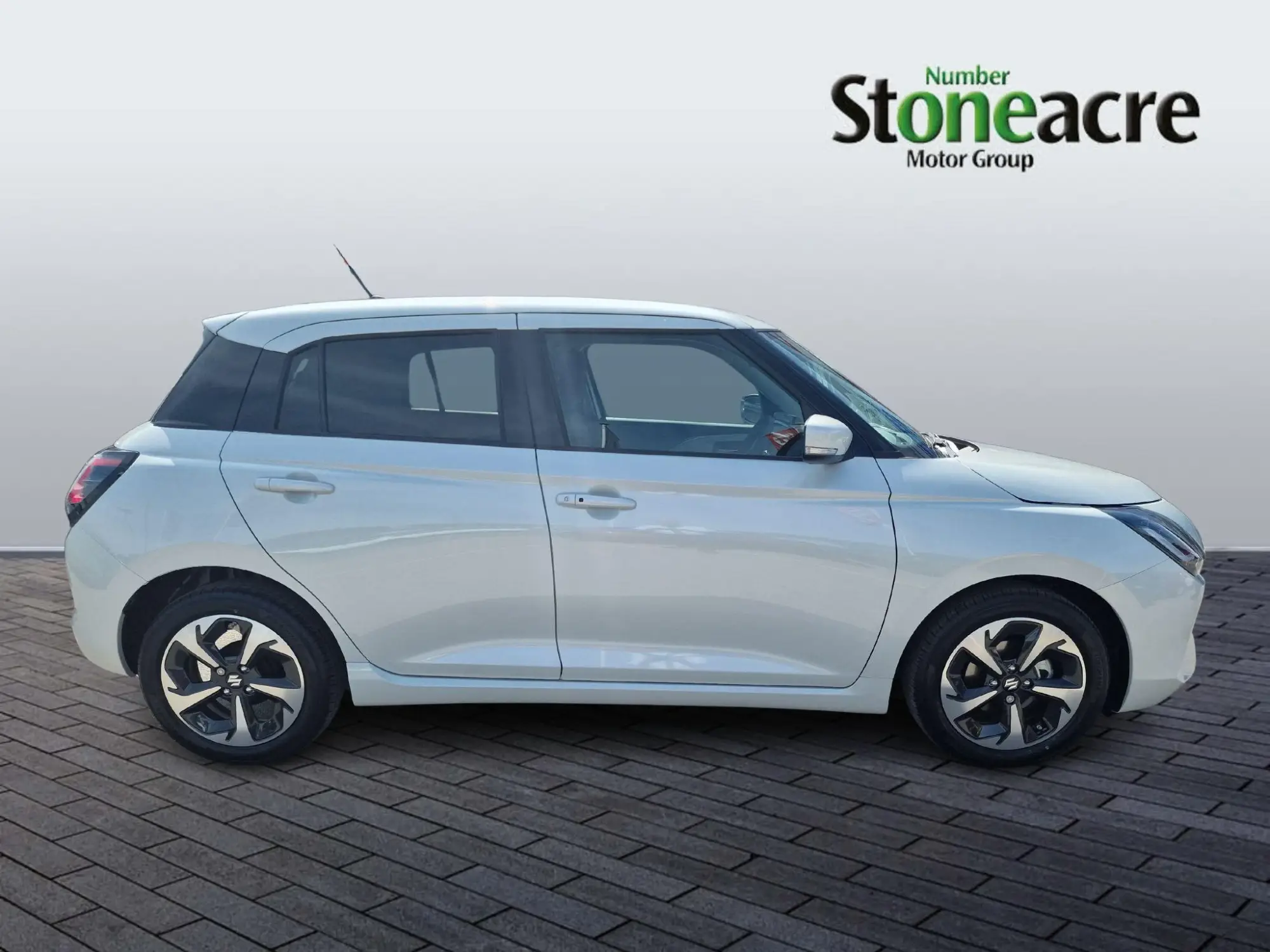 Suzuki Swift Image 8