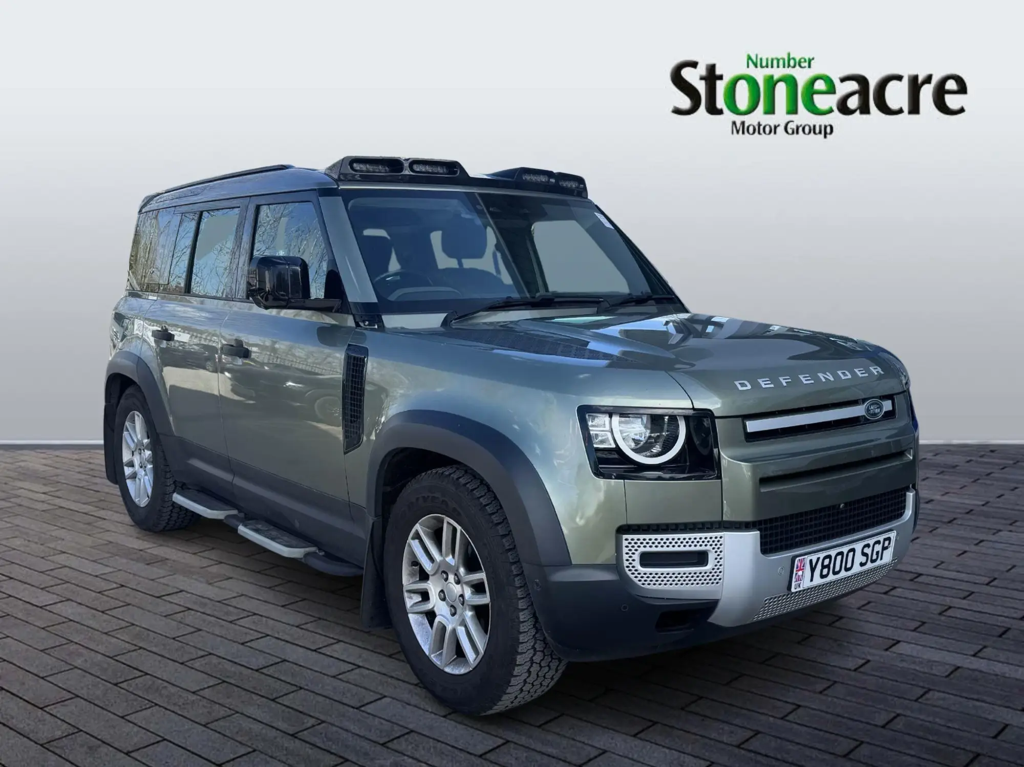 Land Rover Defender 110 2.0 SD4 S SUV 5dr Diesel Auto 4WD Euro 6 (s/s) (240 ps) PY70CRJ Image 1