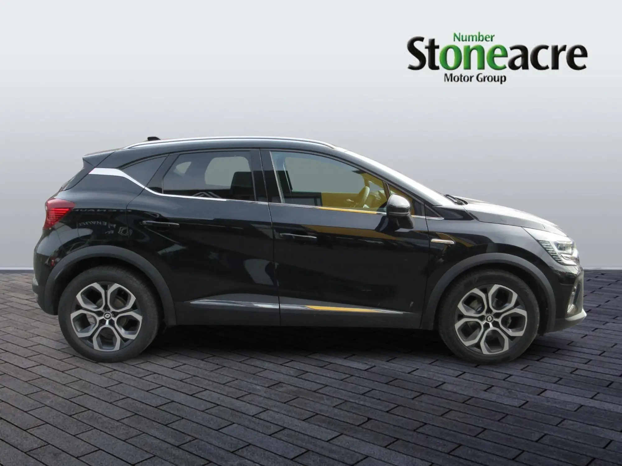 Renault Captur Image 2