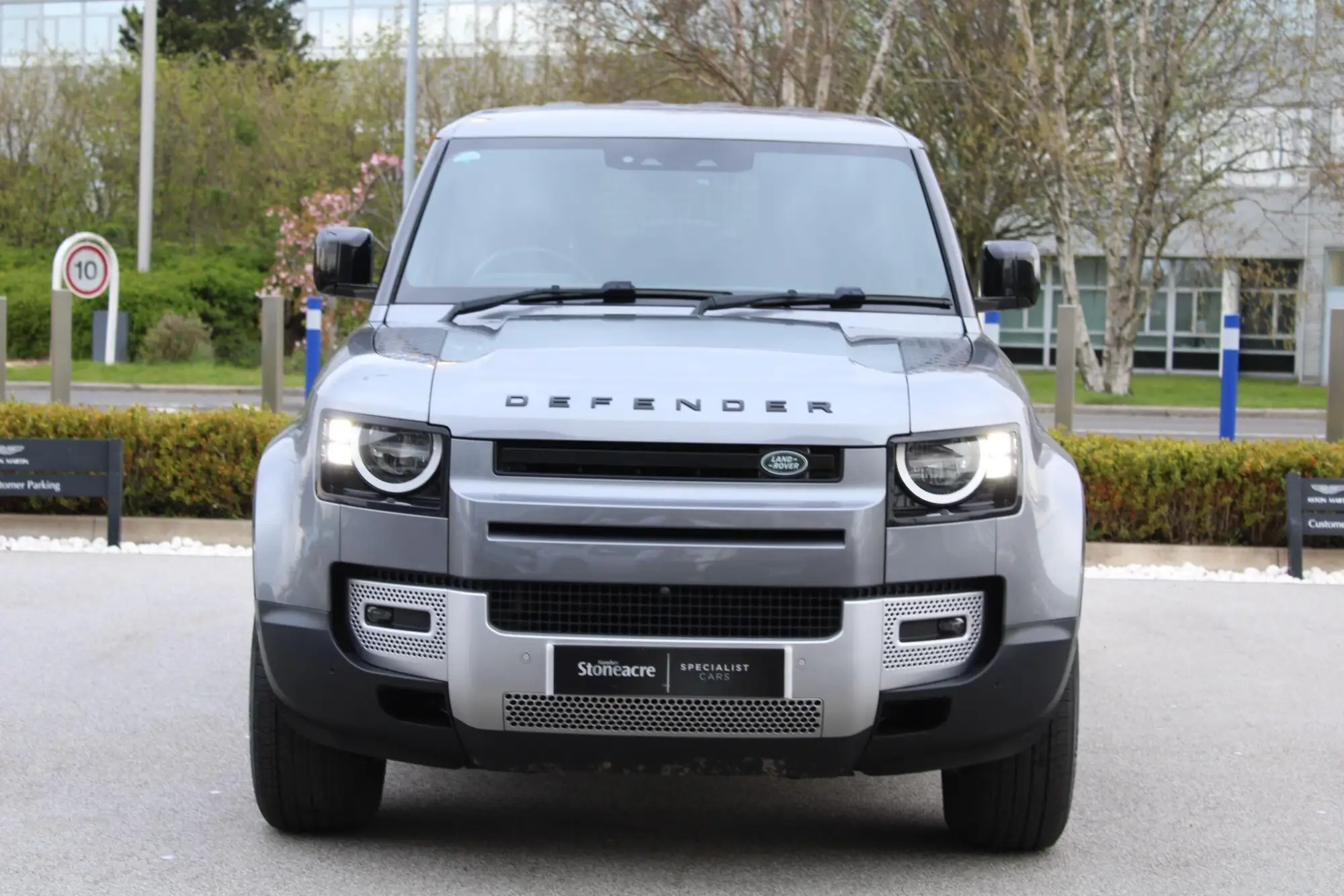 Land Rover Defender 90 Image 31 Land Rover Defender 90 Image 31