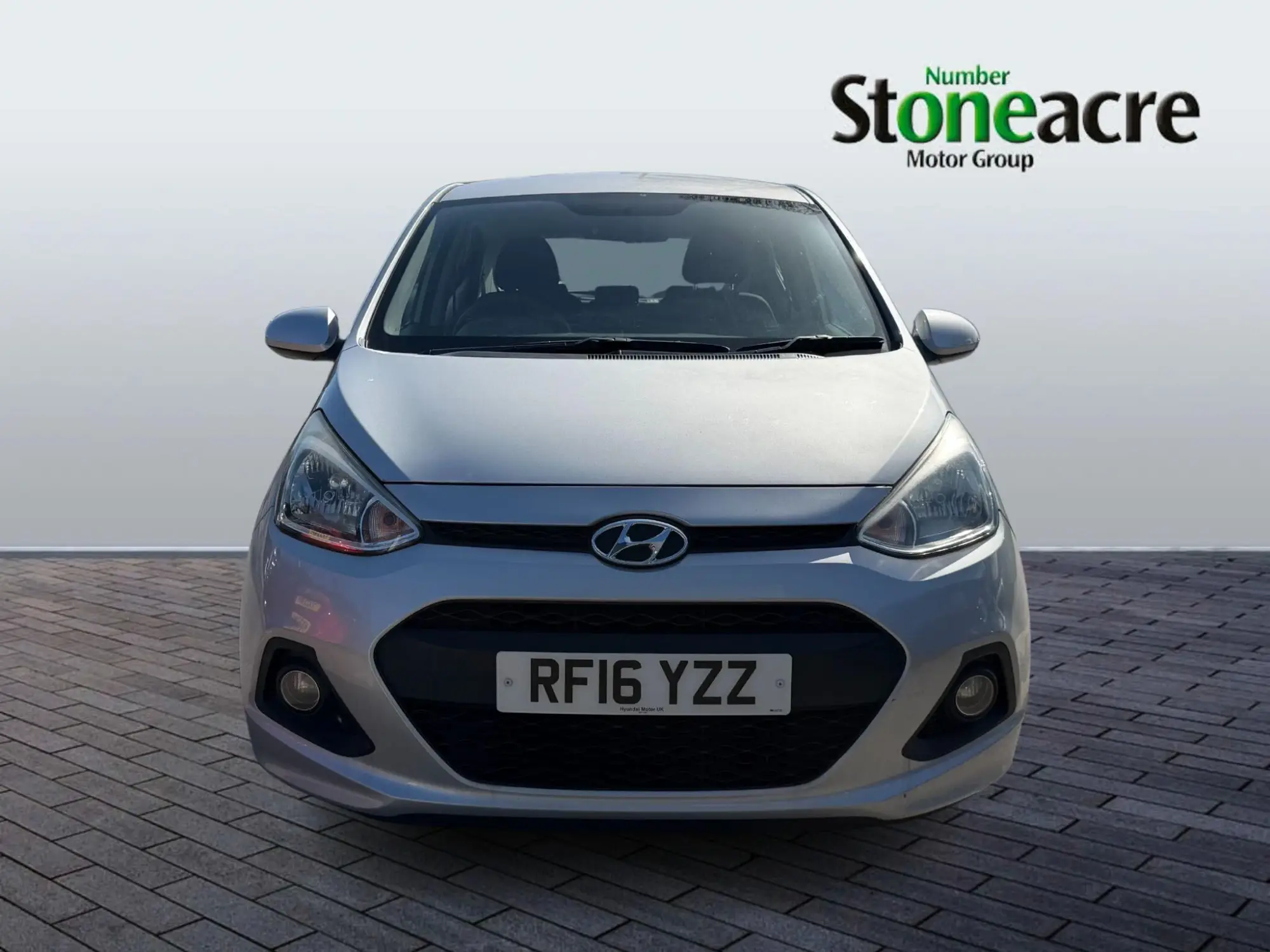 Hyundai i10 1.0 SE Euro 6 5dr RF16YZZ Image 2