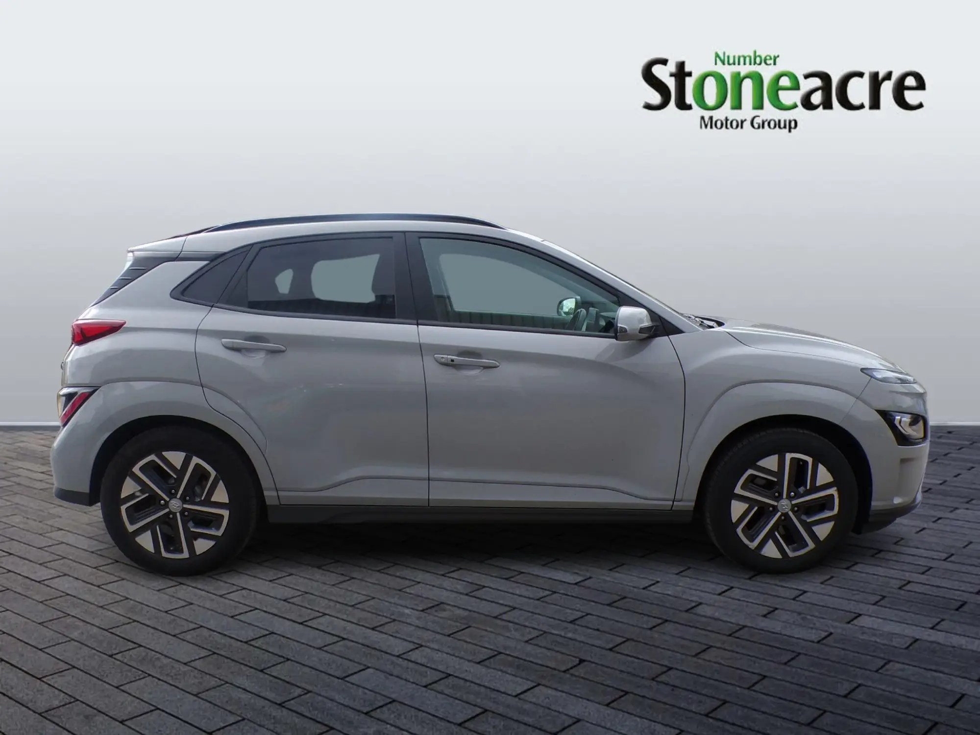 Hyundai KONA 39kWh Premium Auto 5dr (10.5kW Charger) YF72PNU Image 2